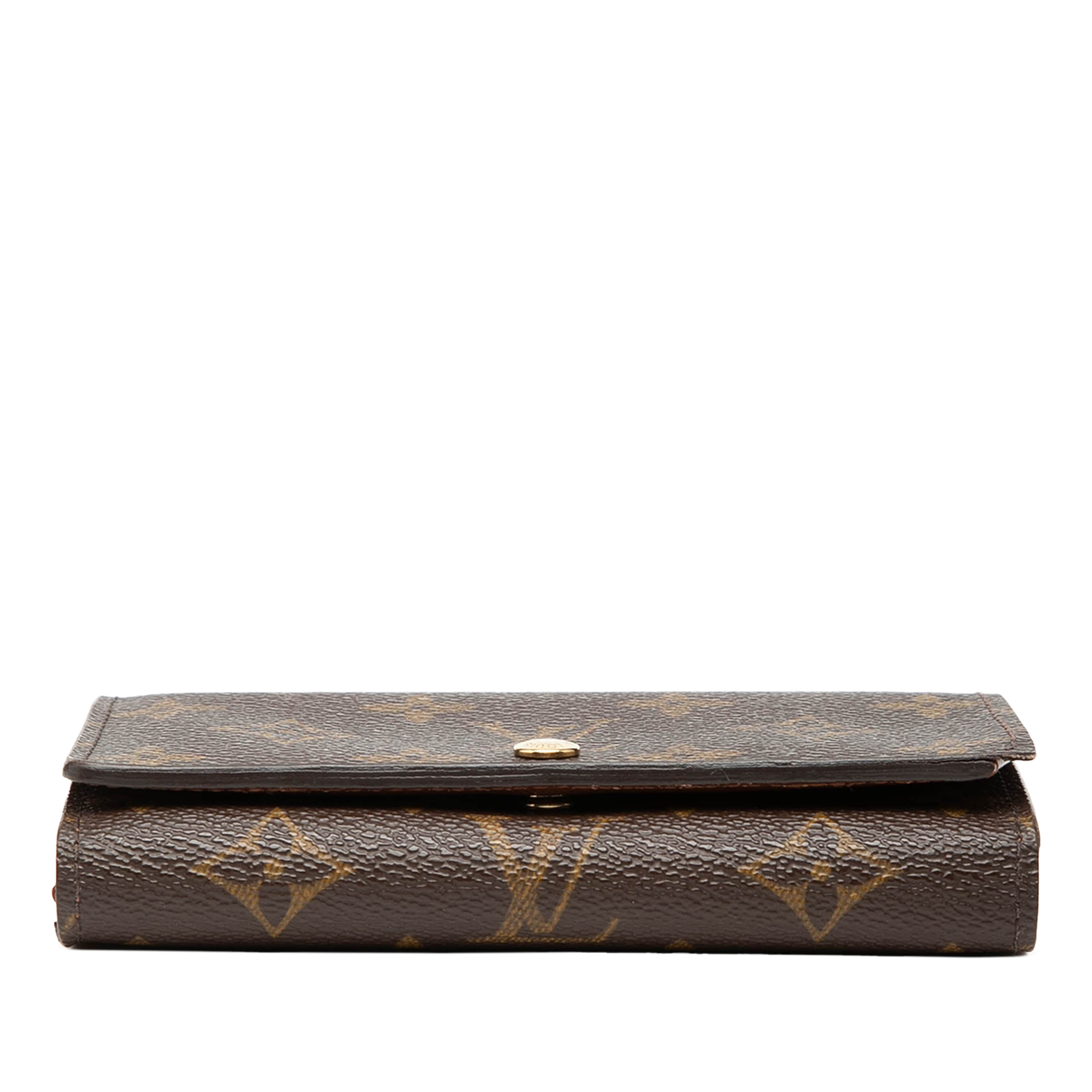 Louis Vuitton Monogram Porte Monnaie Tresor Wallet, från Luxclusif, i färgen brown. Klicka för att öppna bilden i stort format