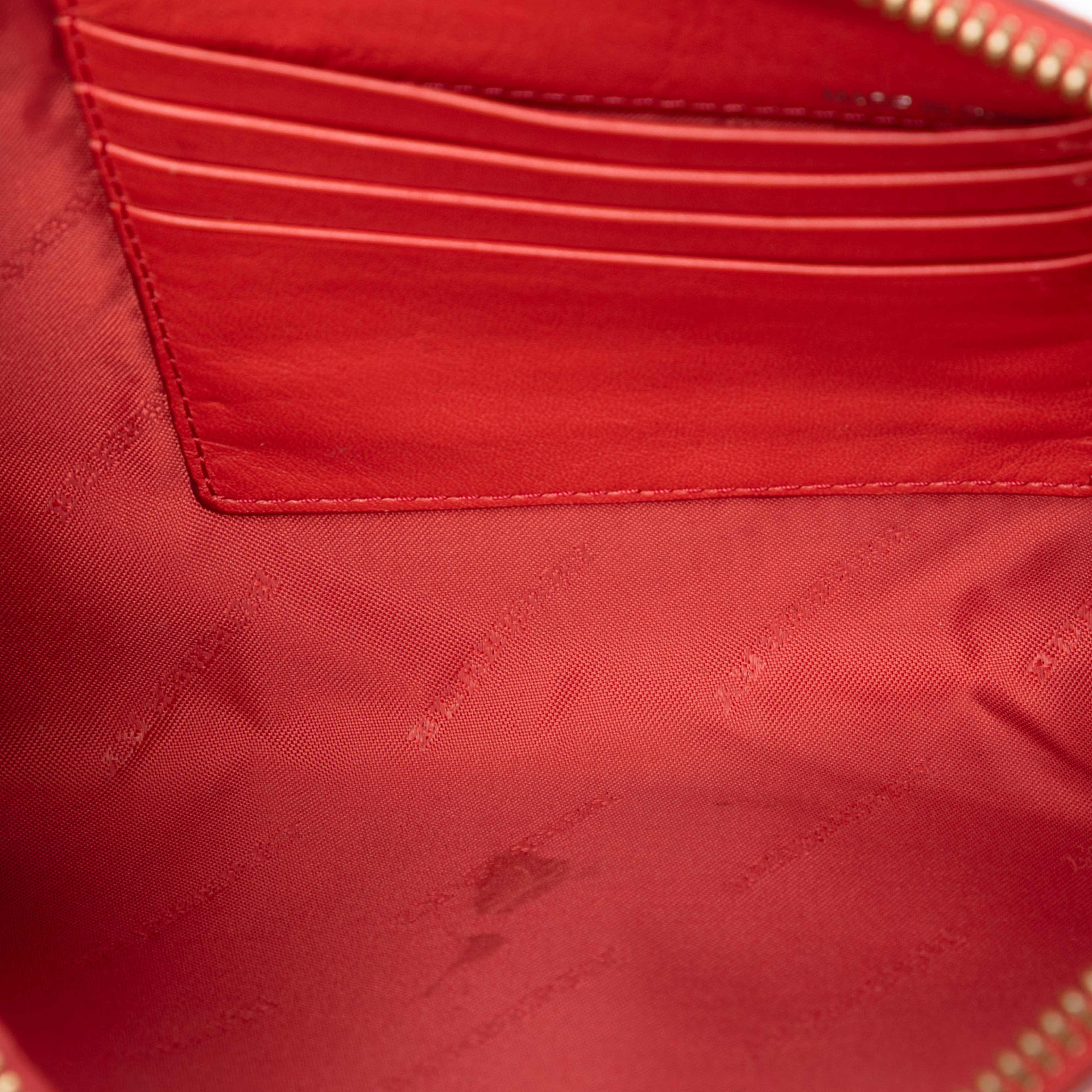 Burberry Haymarket Check Coated Canvas Peyton Crossbody, från Luxclusif, i färgen beige. Klicka för att öppna bilden i stort format