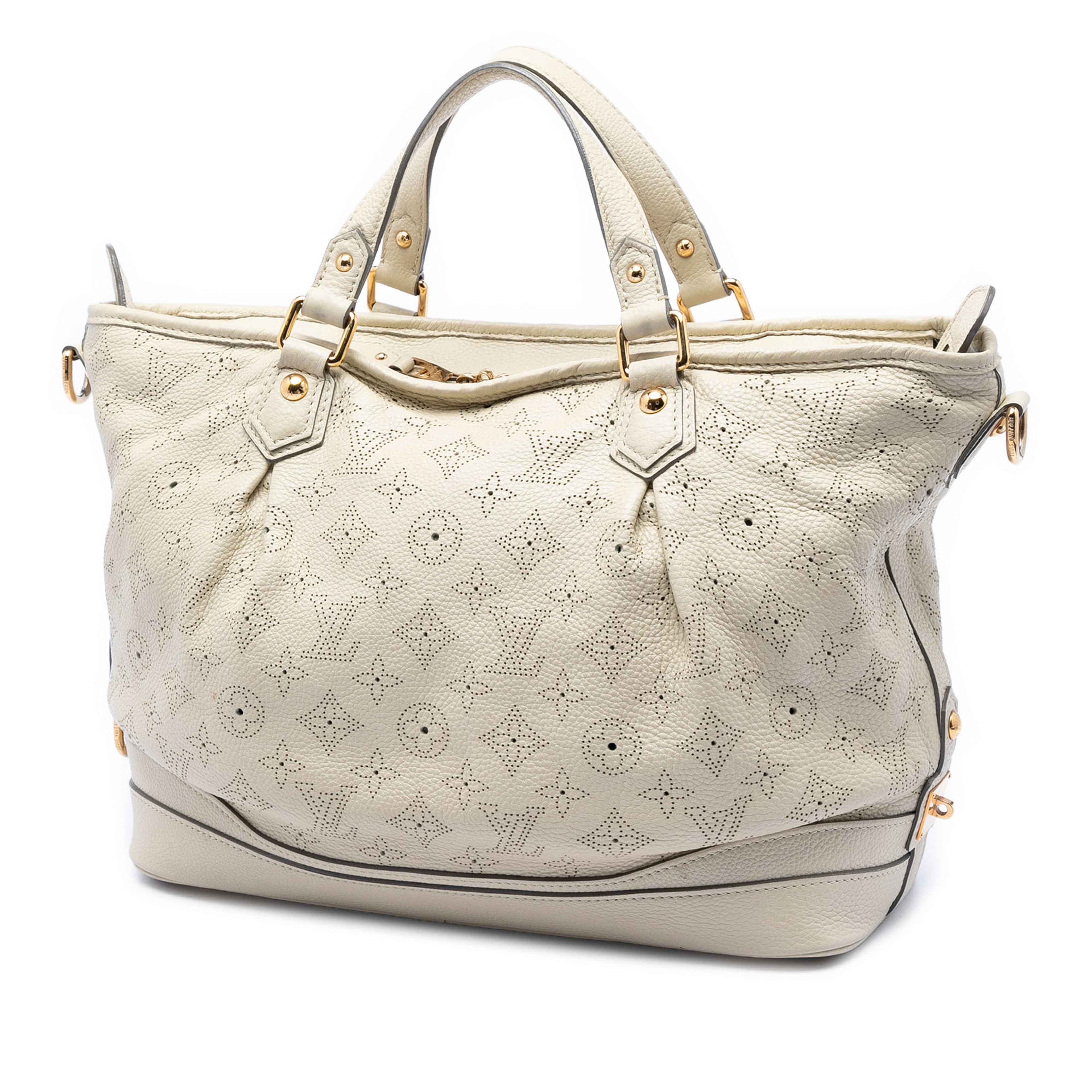 Louis Vuitton Monogram Mahina Stellar Pm, från Luxclusif, i färgen vit. Klicka för att öppna bilden i stort format