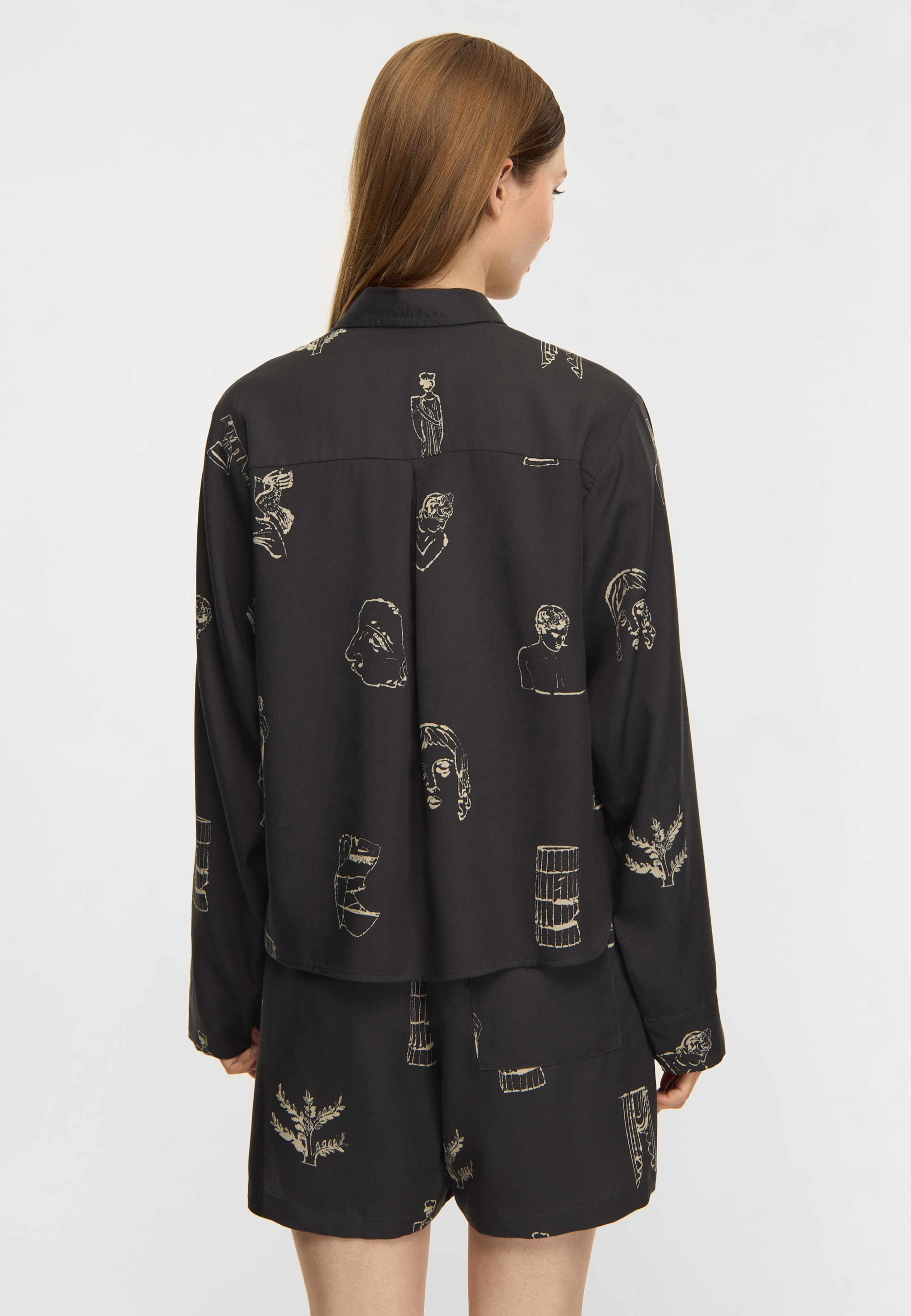 Wendely Aop, från ELVINE, i färgen night grey. Klicka för att öppna bilden i stort format