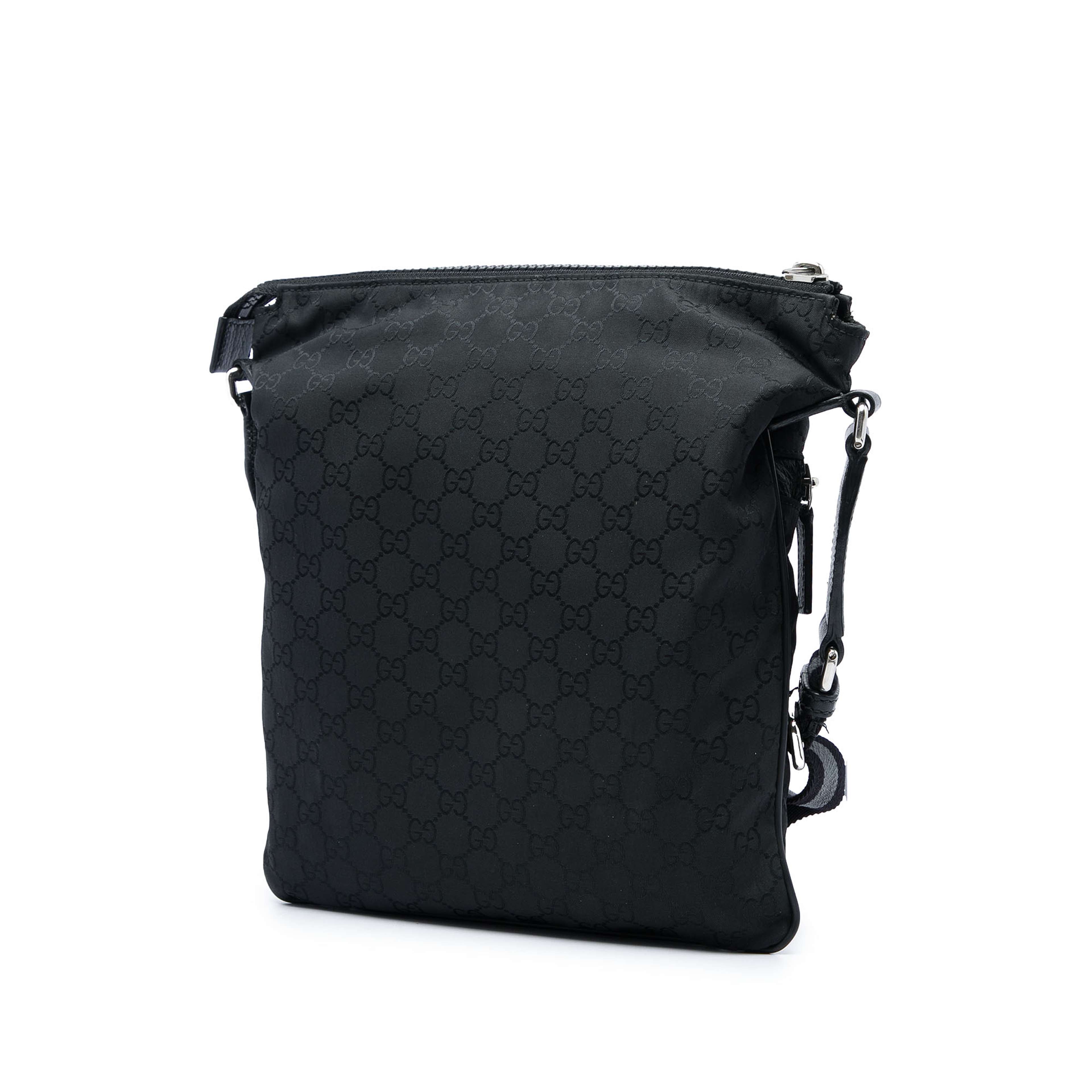 Gucci Gg Nylon Web Crossbody, från Luxclusif, i färgen svart. Klicka för att öppna bilden i stort format