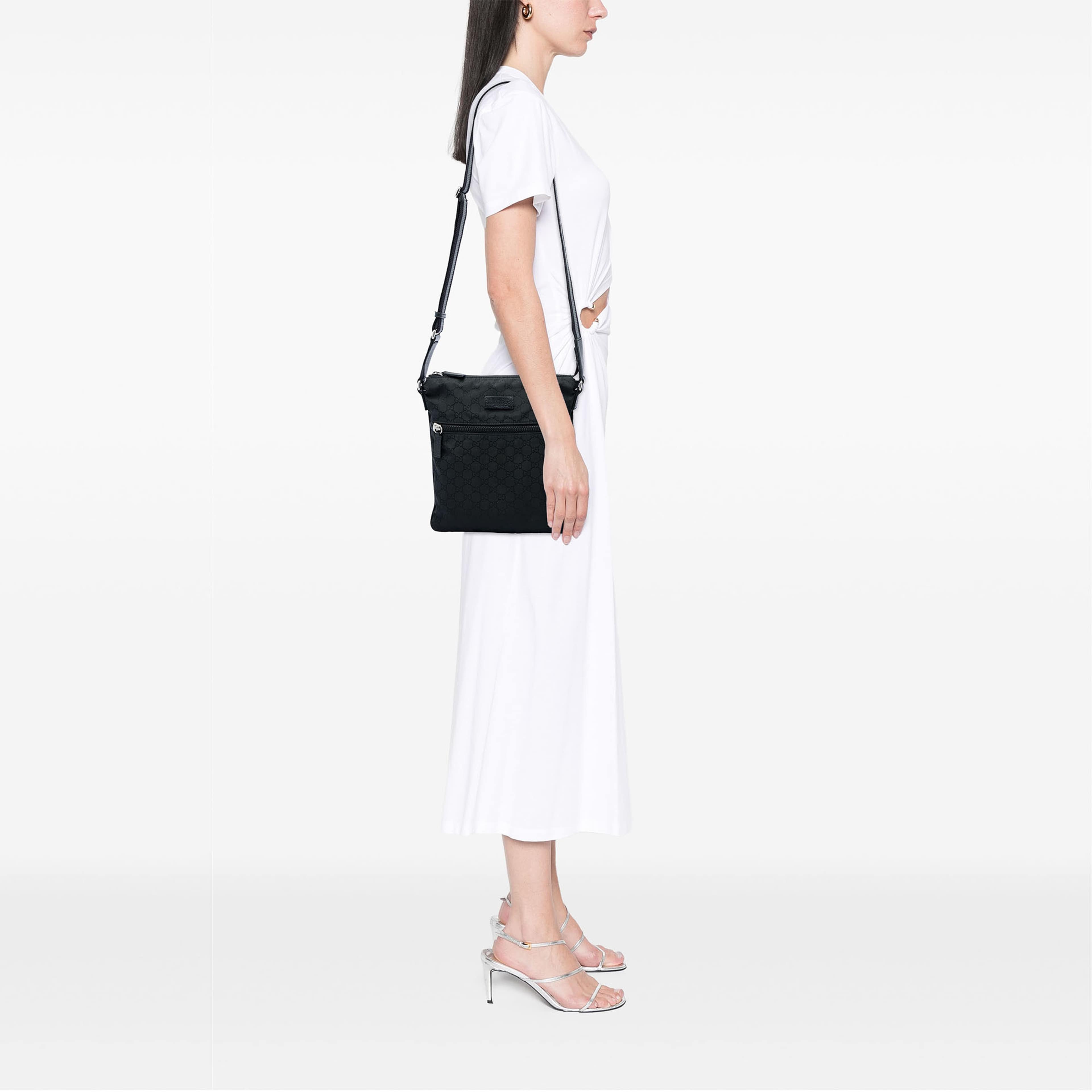 Gucci Gg Nylon Web Crossbody, från Luxclusif, i färgen svart. Klicka för att öppna bilden i stort format
