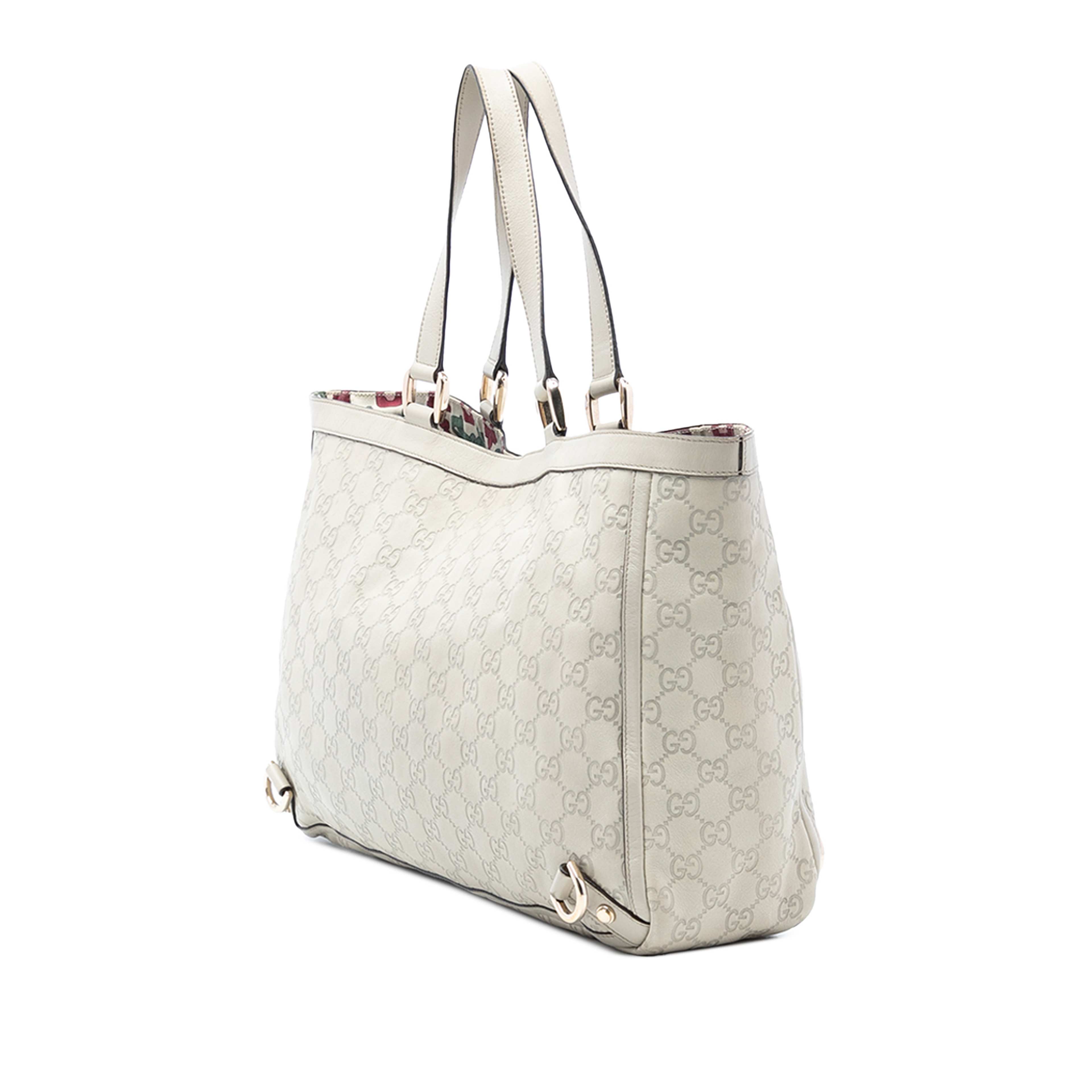 Gucci Guccissima Abbey D Ring Tote, från Luxclusif, i färgen vit. Klicka för att öppna bilden i stort format