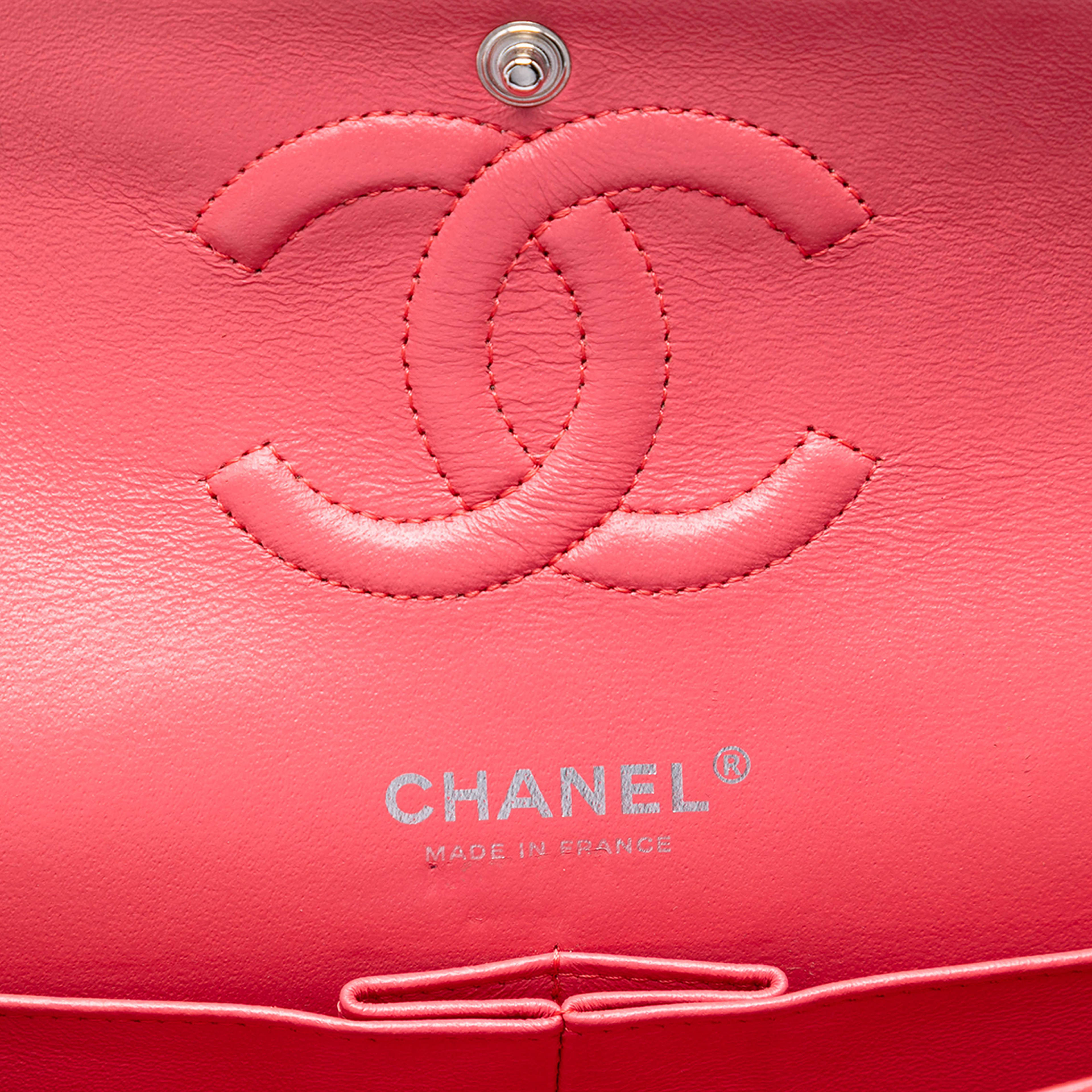 Chanel Medium Classic Jersey Double Flap, från Luxclusif, i färgen blush. Klicka för att öppna bilden i stort format