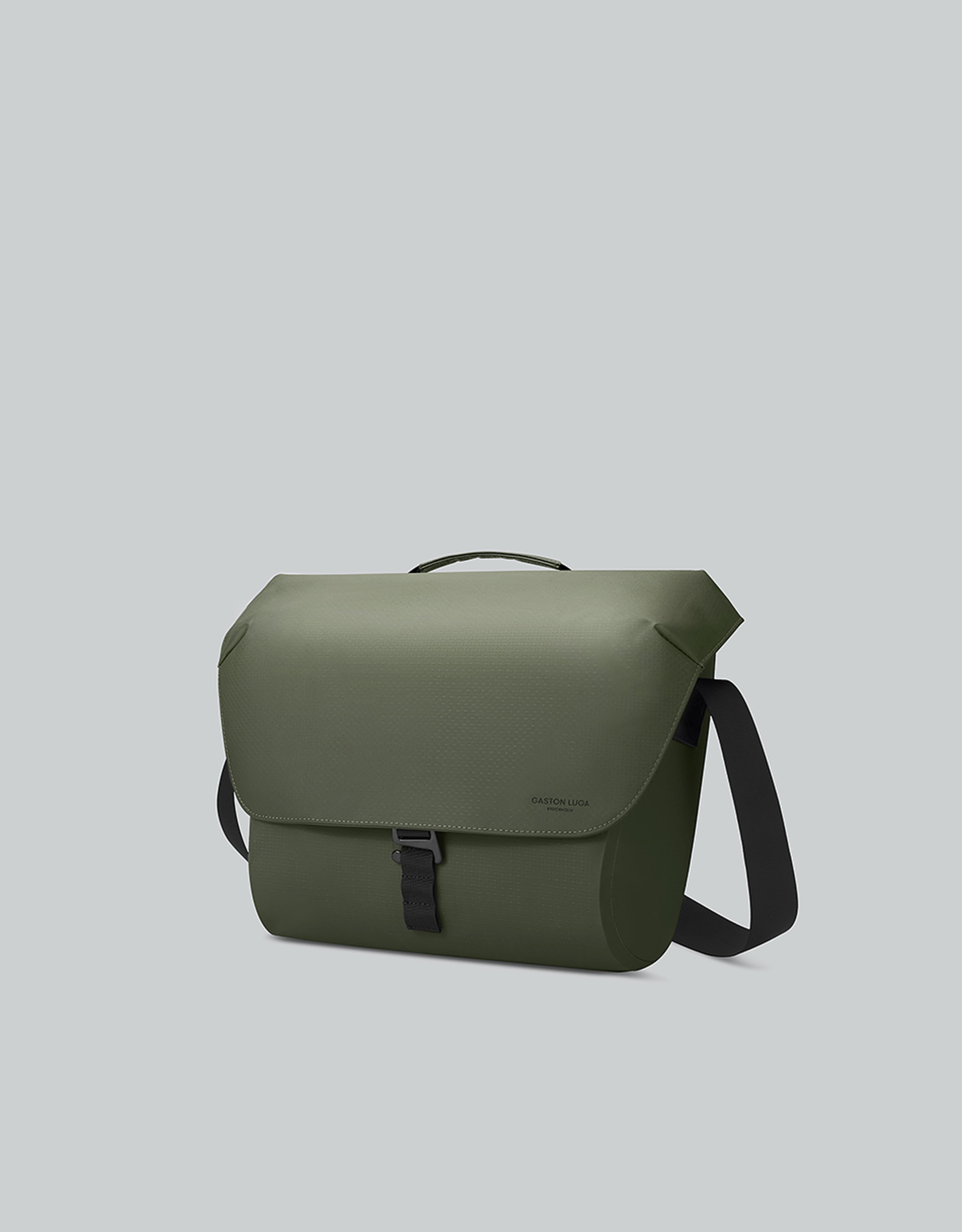 Lightweight Duoseal Messenger 14, från Gaston Luga, i färgen olive. Klicka för att öppna bilden i stort format