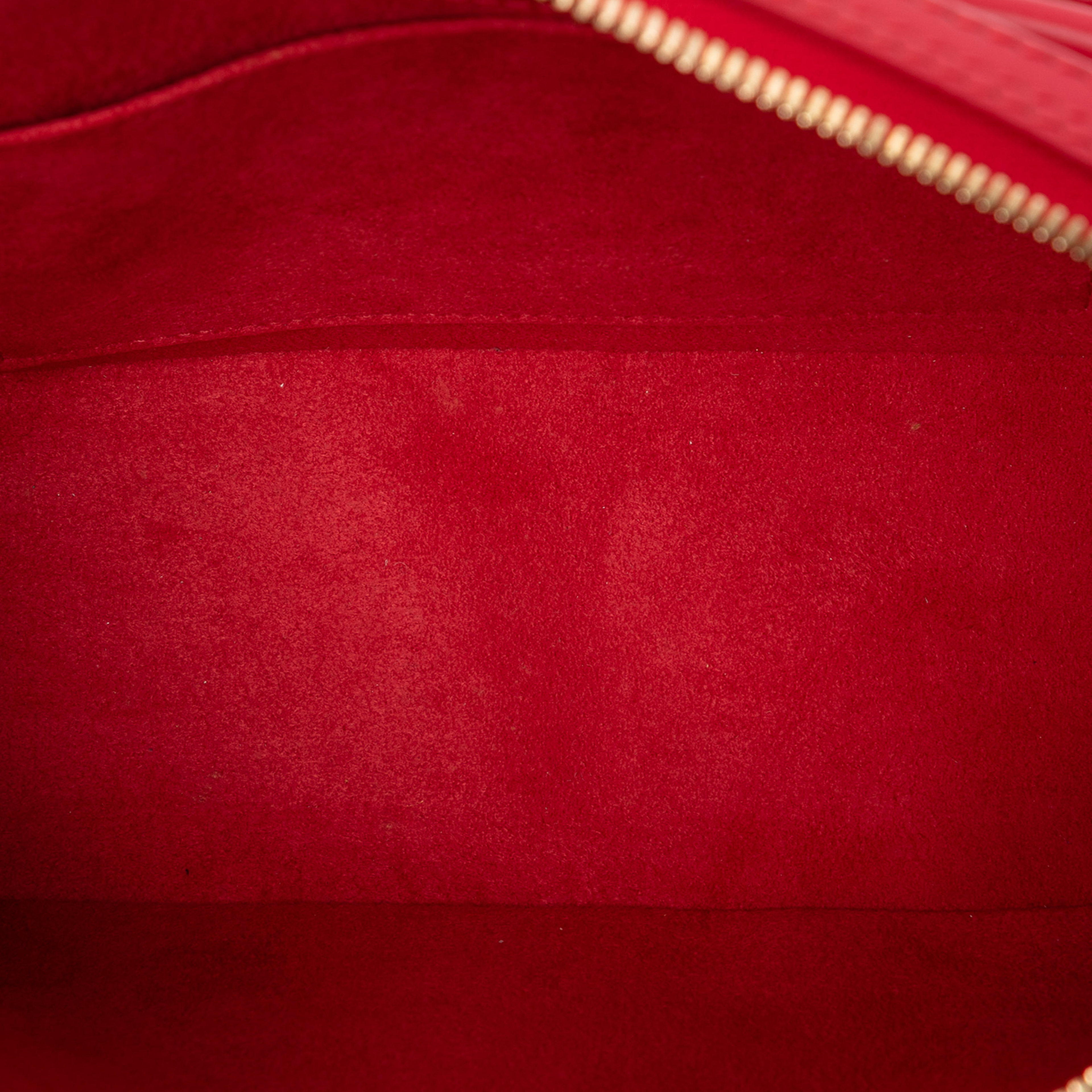 Louis Vuitton Epi Jasmine, från Luxclusif, i färgen red. Klicka för att öppna bilden i stort format