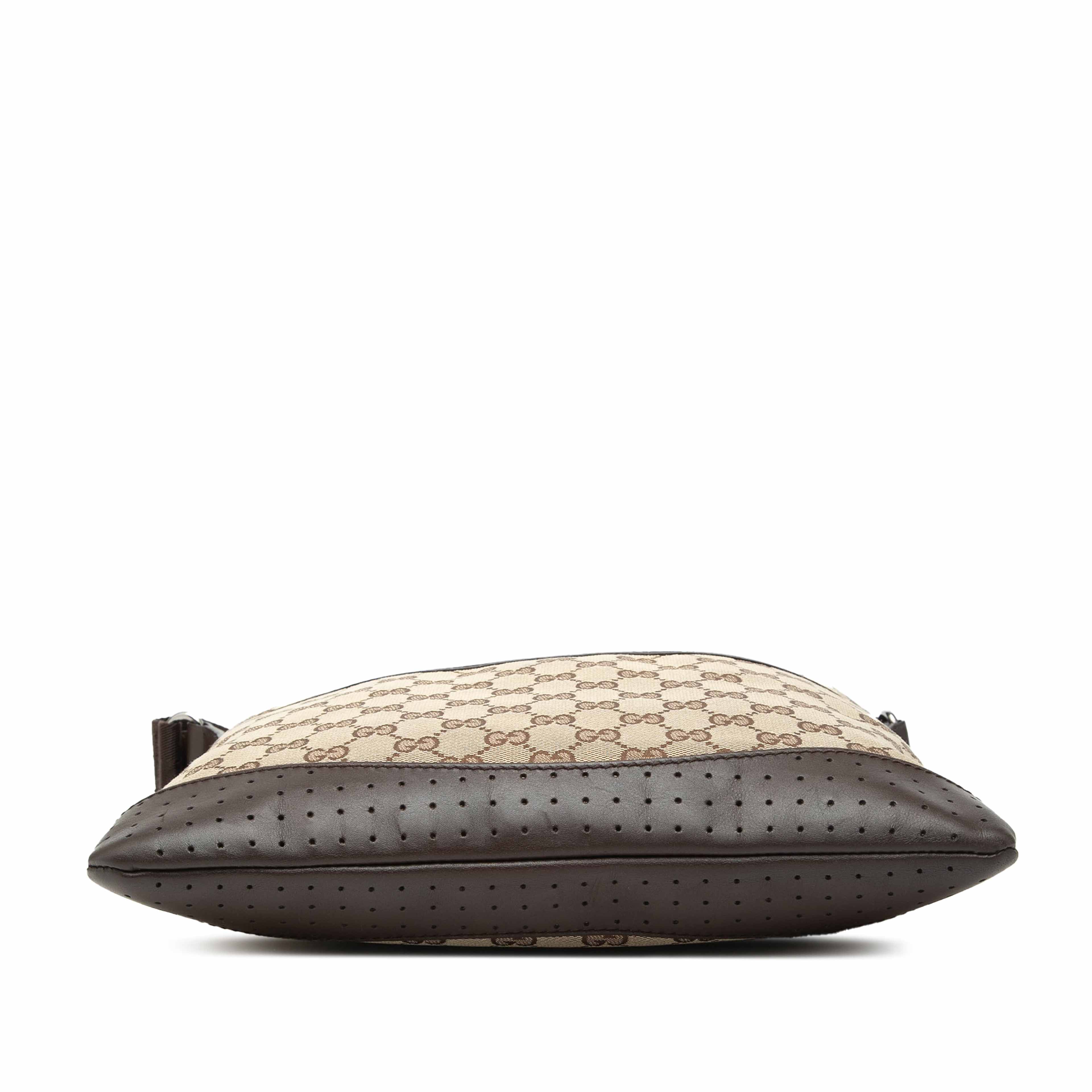 Gucci Gg Canvas Crossbody, från Luxclusif, i färgen beige. Klicka för att öppna bilden i stort format