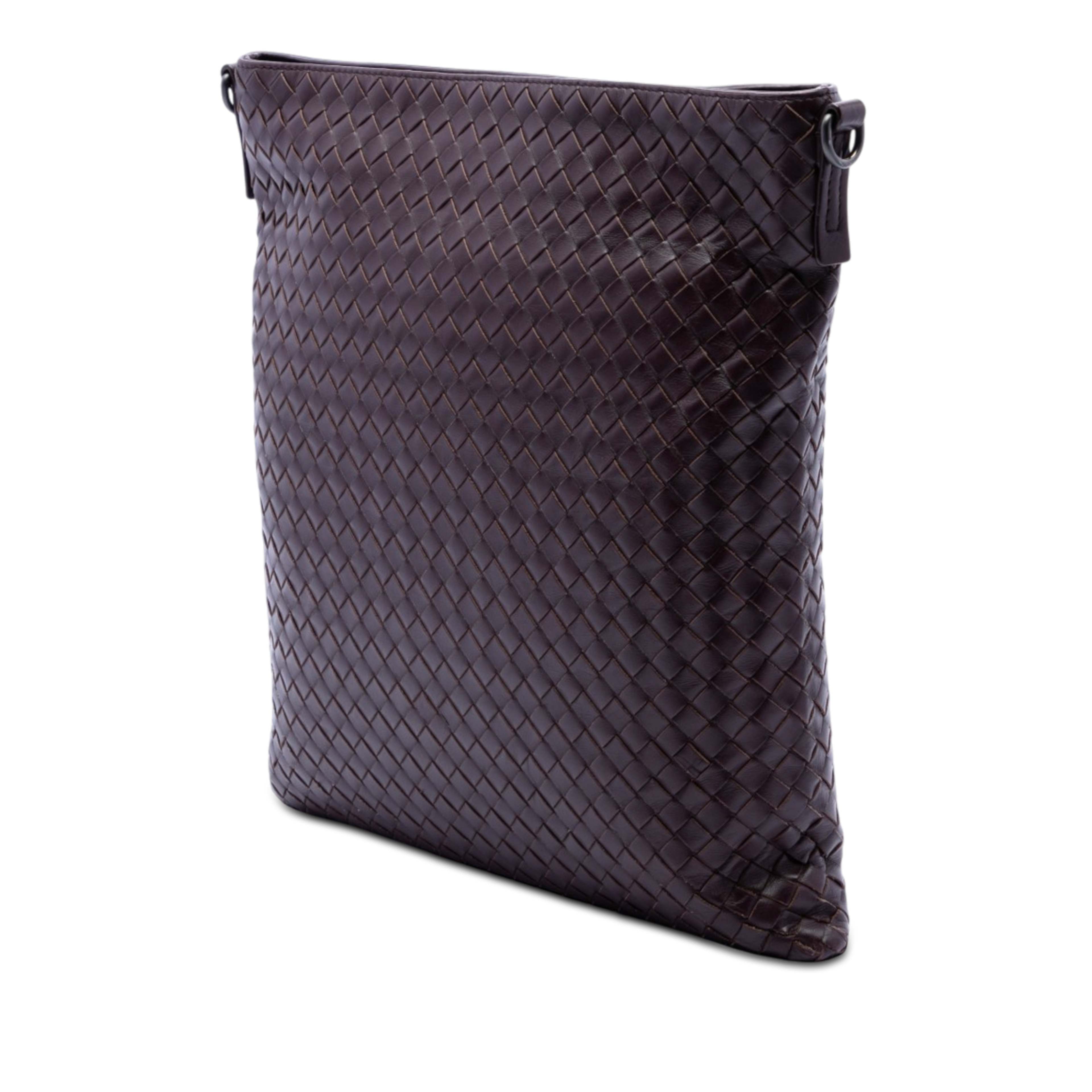 Bottega Veneta Nappa Intrecciato Vn Crossbody, från Luxclusif, i färgen dark brown. Klicka för att öppna bilden i stort format