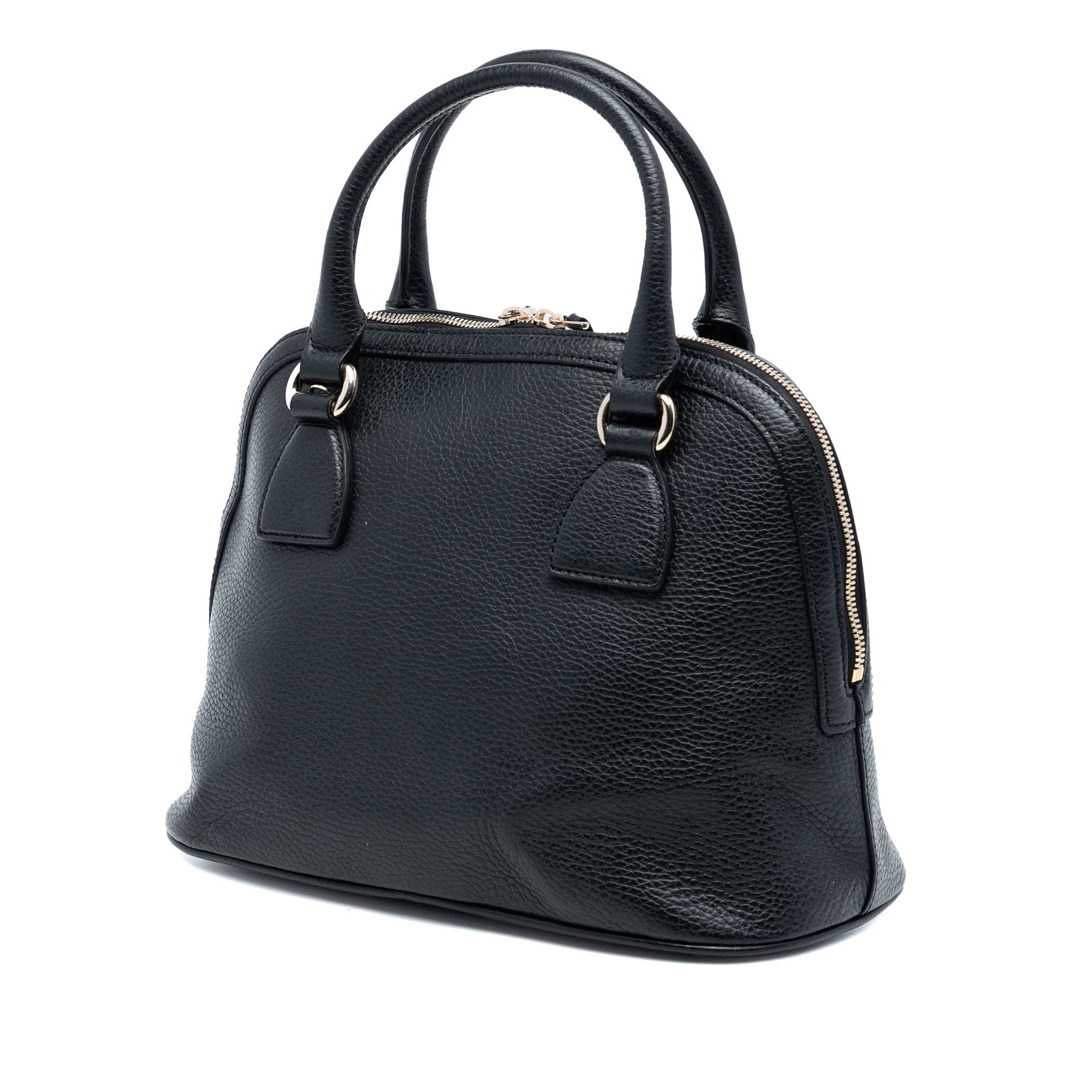 Gucci Small Dollar Calfskin Gg Charm Dome Satchel, från Luxclusif, i färgen black. Klicka för att öppna bilden i stort format