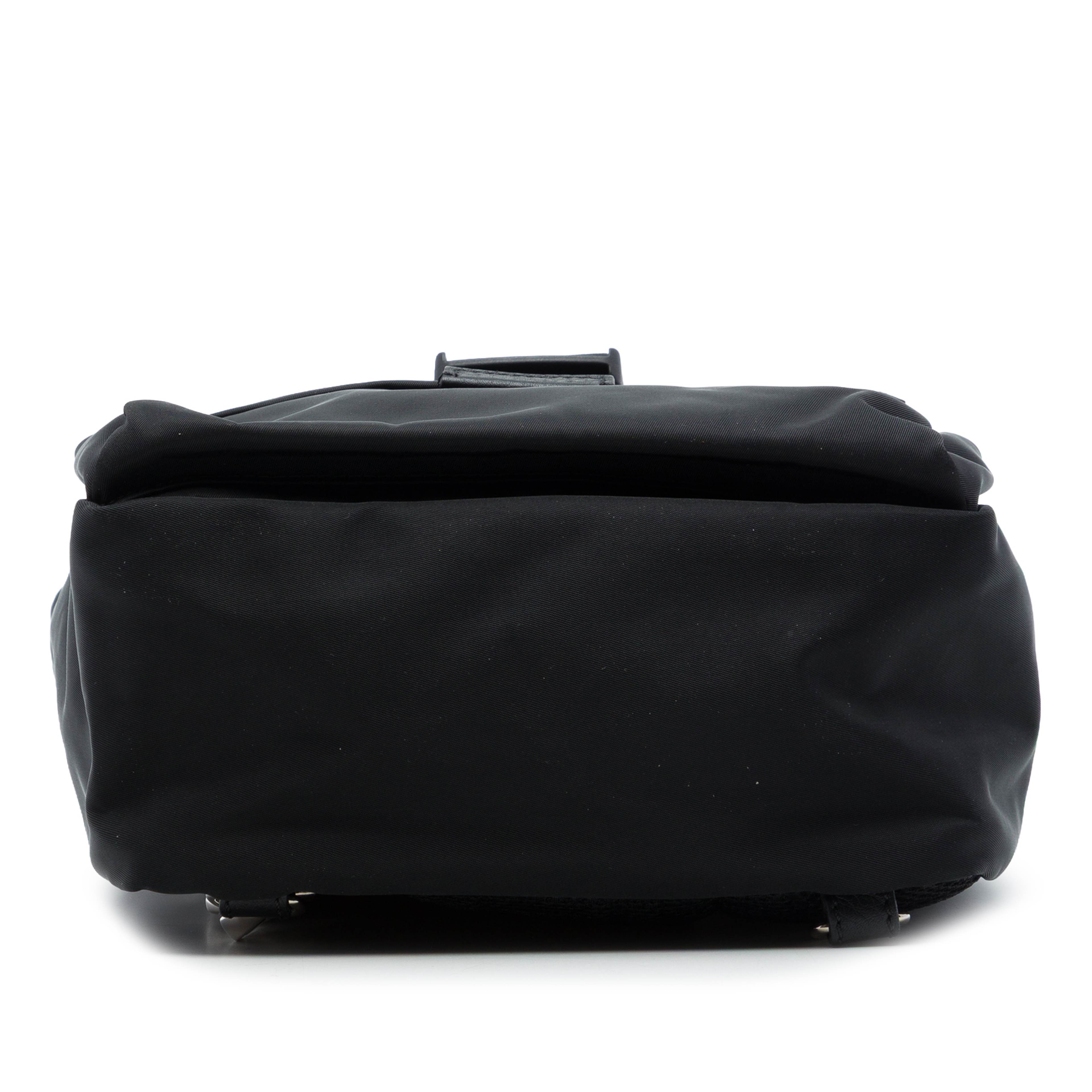 Fendi Small Fendiness Econyl Nylon Backpack, från Luxclusif, i färgen svart. Klicka för att öppna bilden i stort format