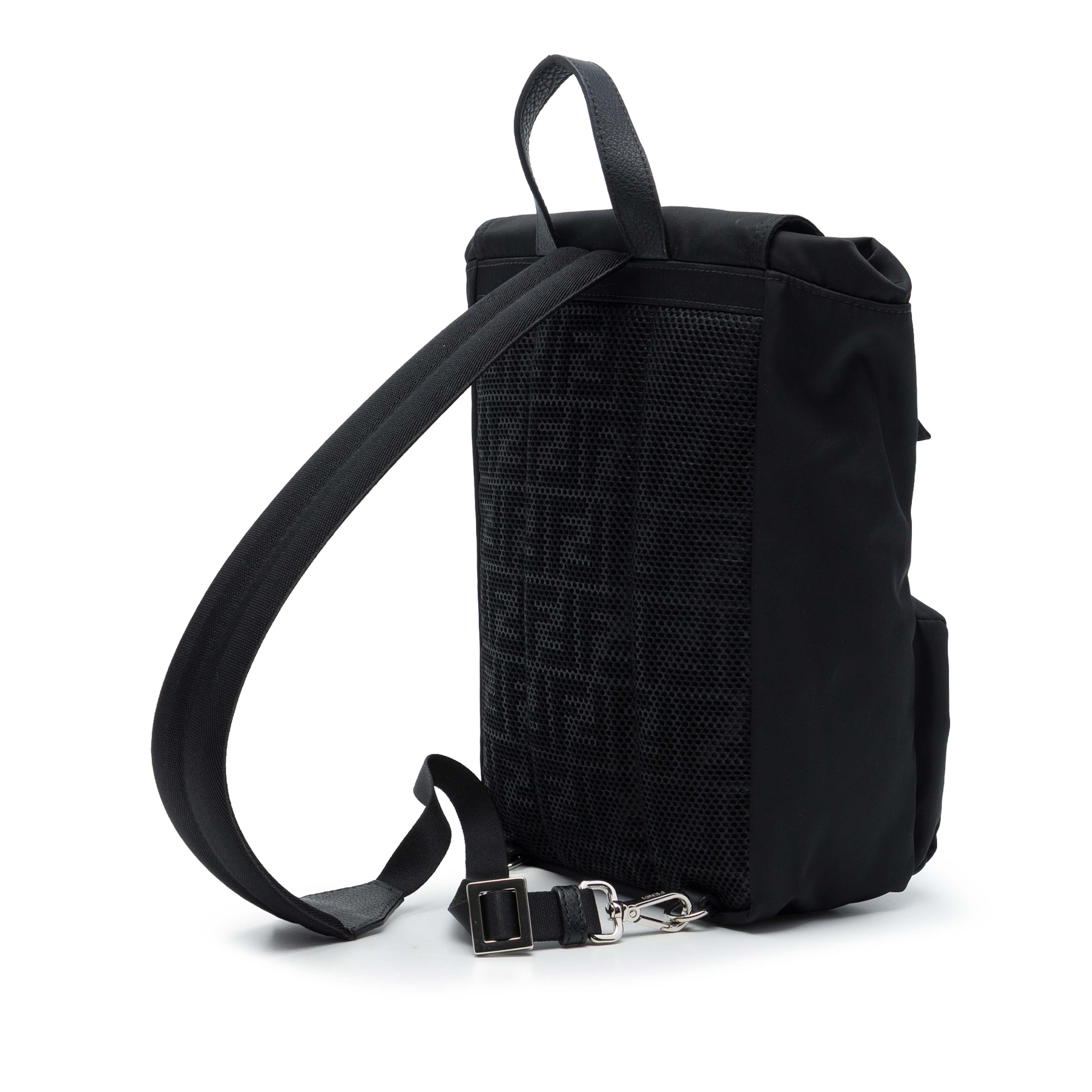 Fendi Small Fendiness Econyl Nylon Backpack, från Luxclusif, i färgen svart. Klicka för att öppna bilden i stort format