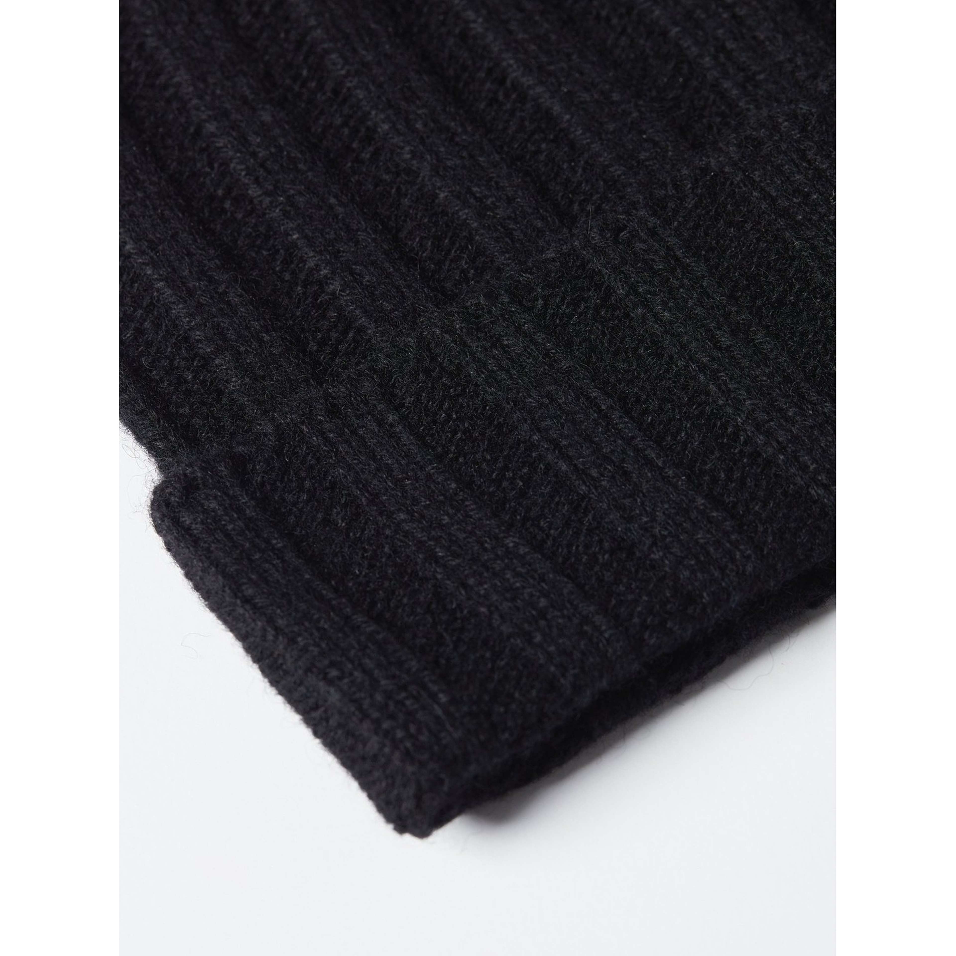 Wool Beanie, från John Henric, i färgen black. Klicka för att öppna bilden i stort format