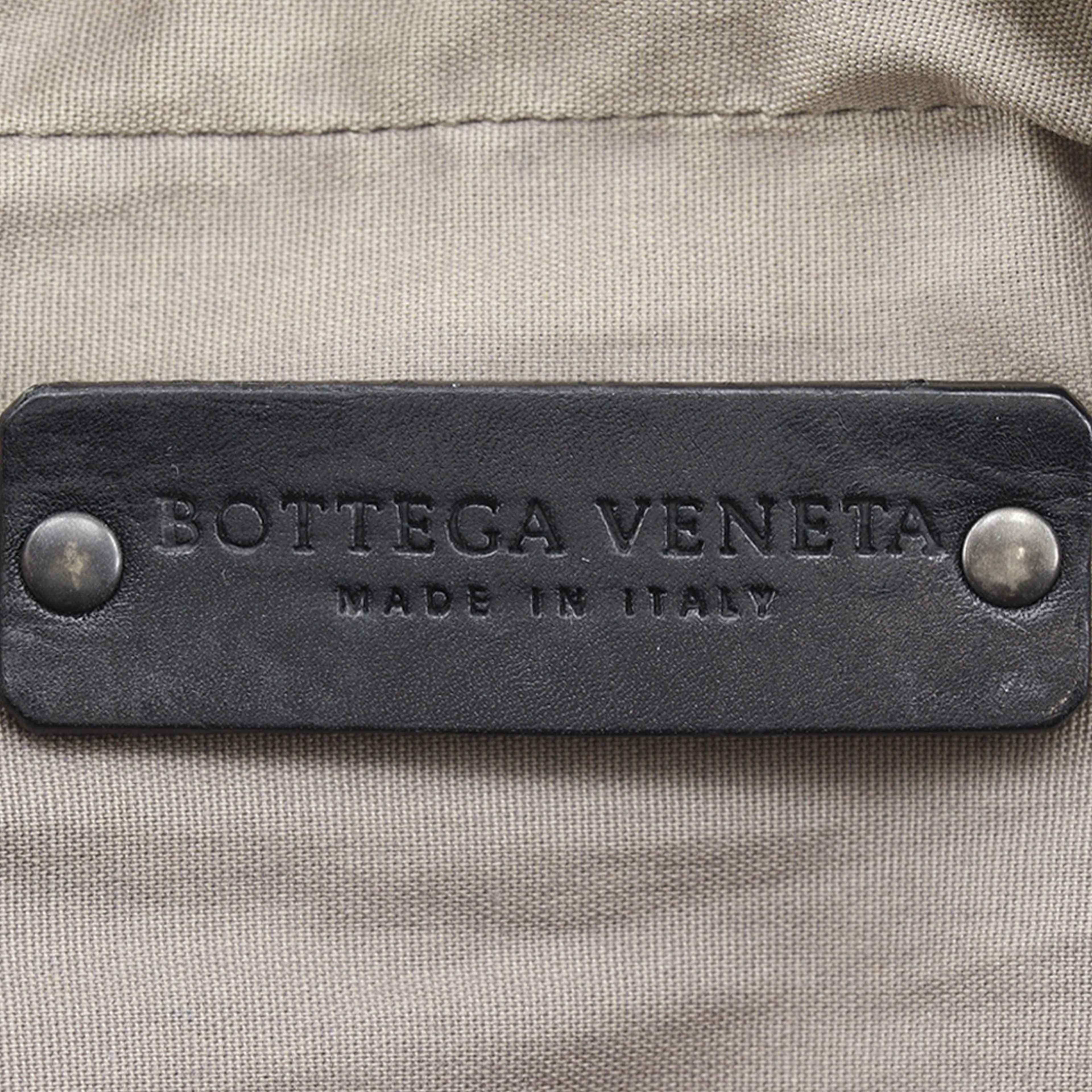 Bottega Veneta Nappa Intrecciato Belt Bag, från Luxclusif, i färgen black. Klicka för att öppna bilden i stort format