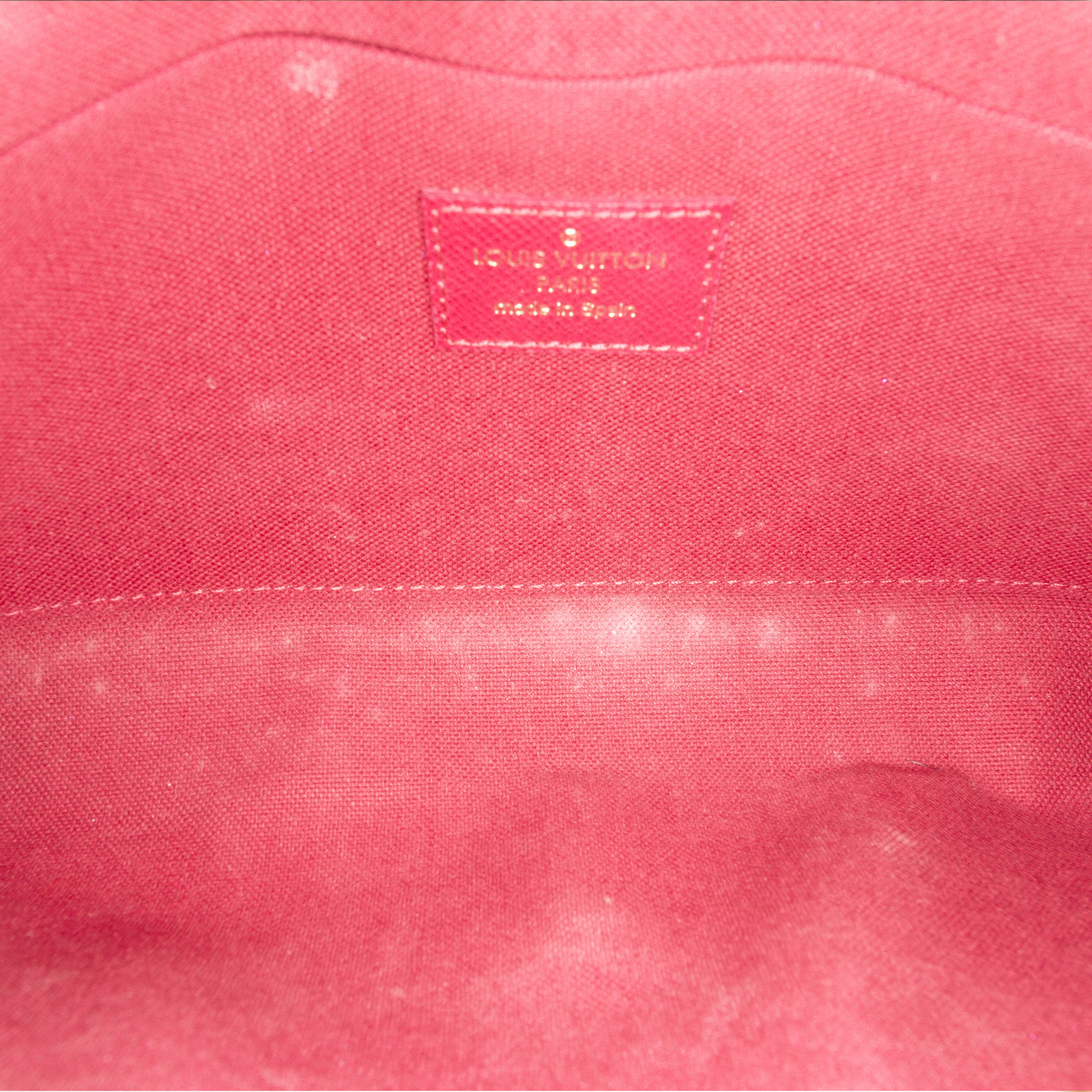 Louis Vuitton Monogram Pochette Felicie, från Luxclusif, i färgen brown. Klicka för att öppna bilden i stort format