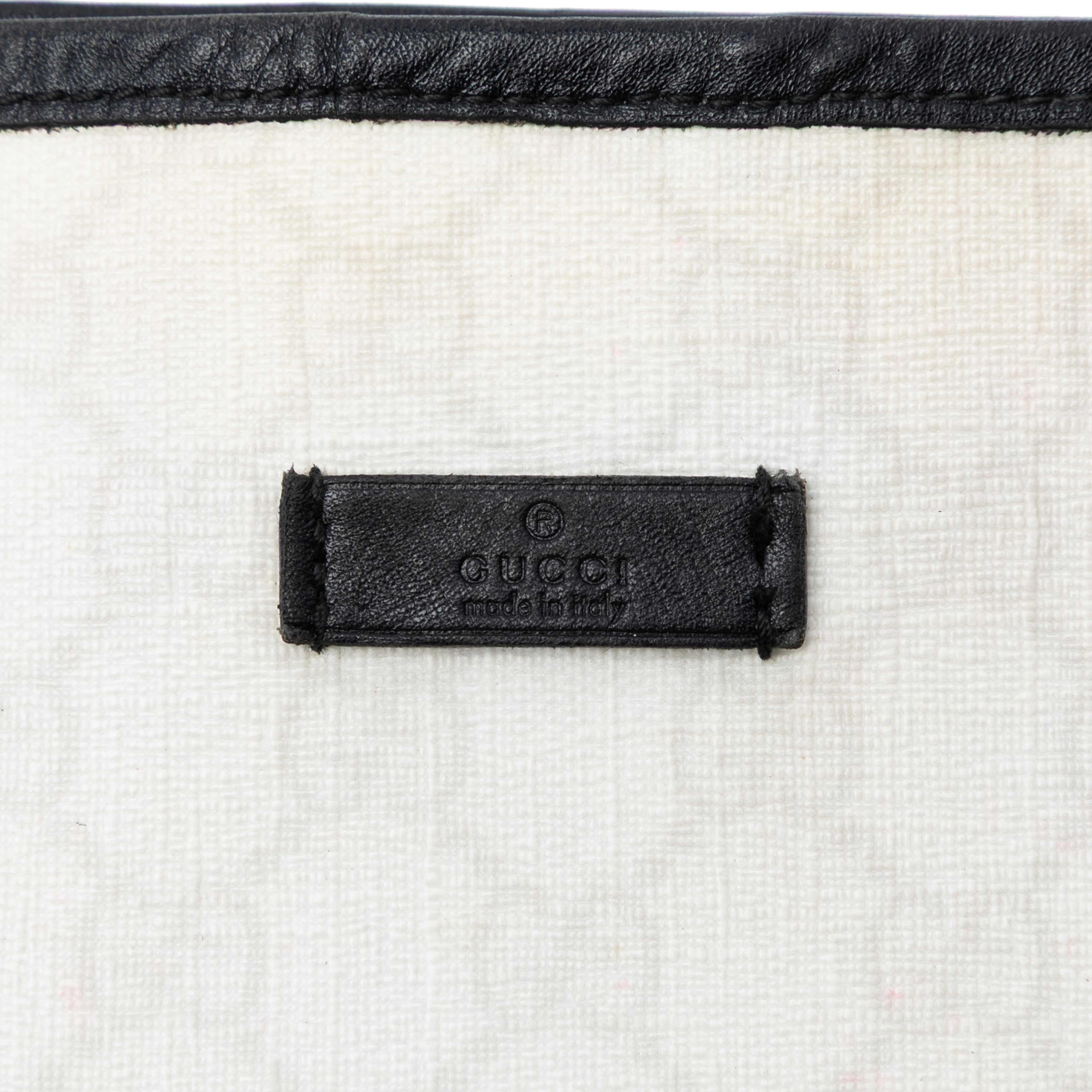 Gucci Medium Gg Supreme Joy Tote, från Luxclusif, i färgen white. Klicka för att öppna bilden i stort format