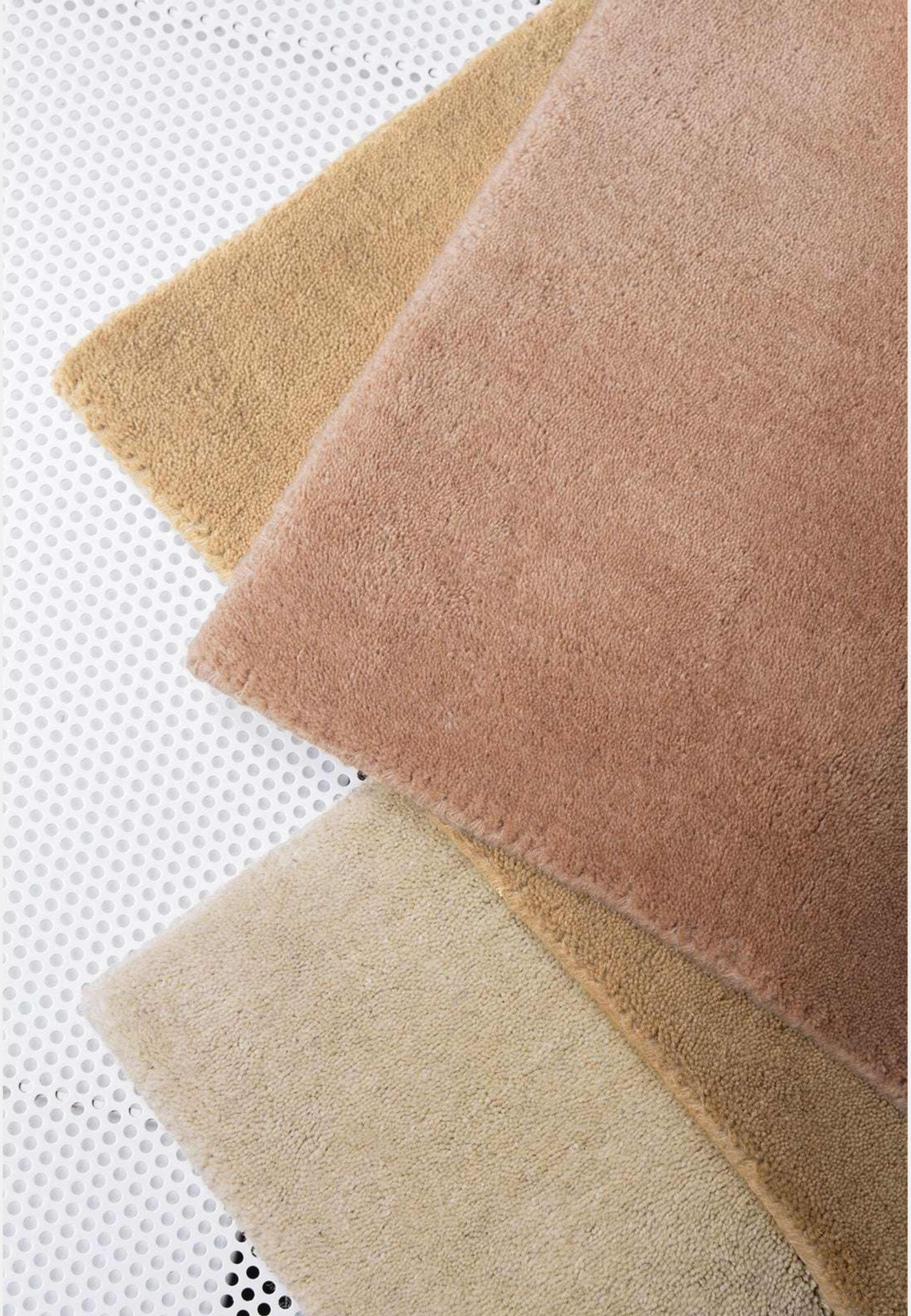 Classic Solid Ullmatta Harvest Yellow, från Layered, i färgen harvest yellow. Klicka för att öppna bilden i stort format