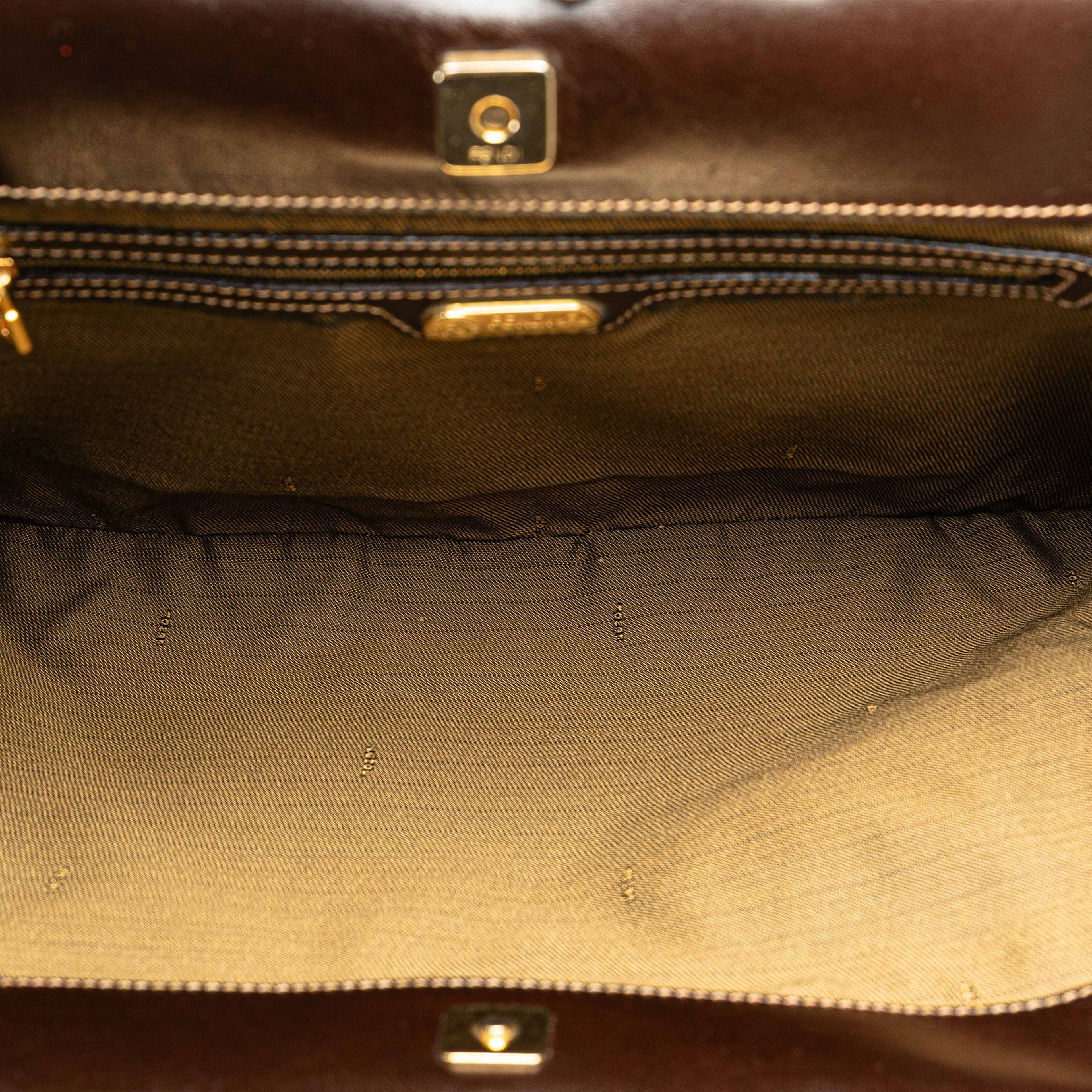 Fendi Zucca Canvas Tote, från Luxclusif, i färgen brown. Klicka för att öppna bilden i stort format