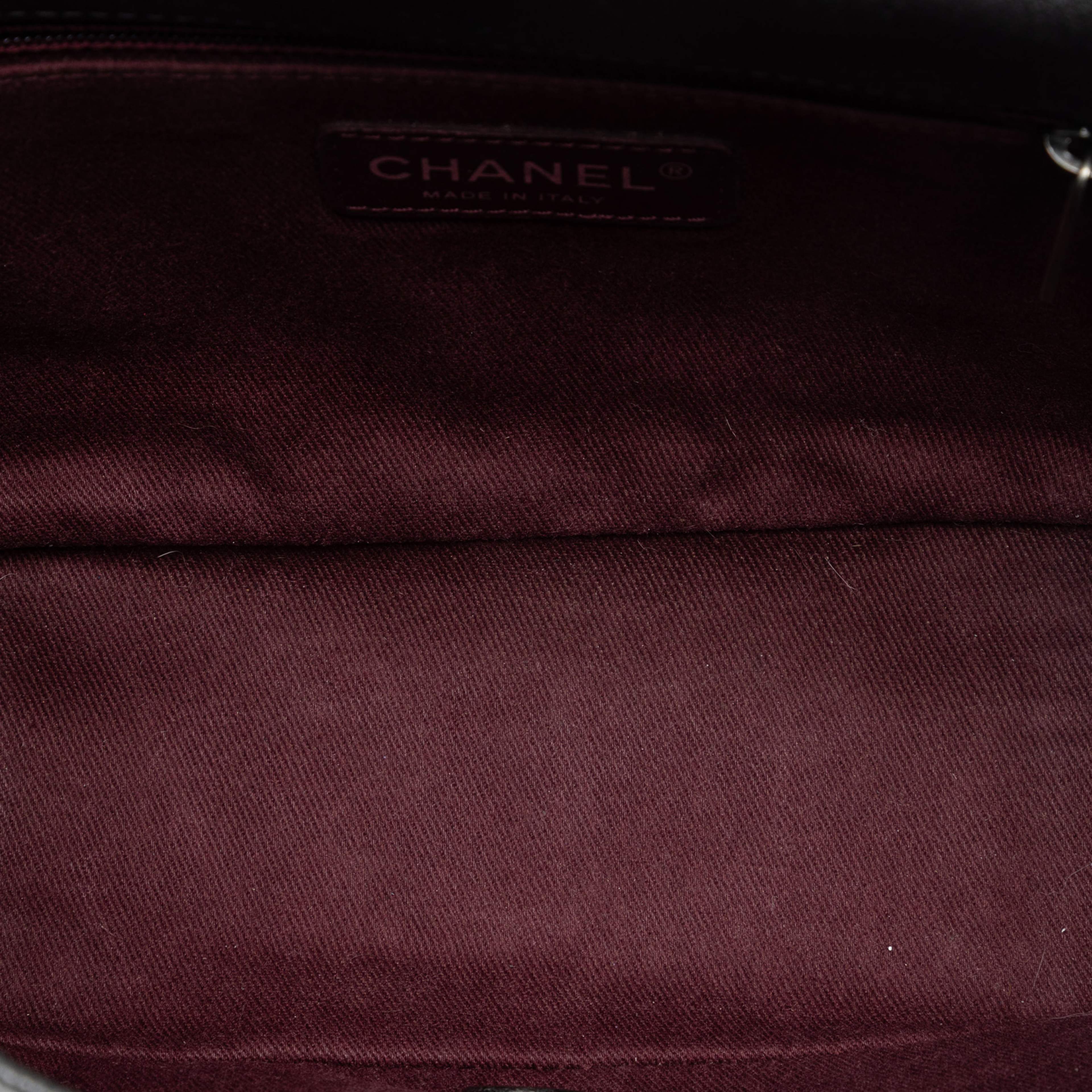 Chanel Small Quilted Calfskin Cc Enchained Accordion Flap, från Luxclusif, i färgen dark gray. Klicka för att öppna bilden i stort format