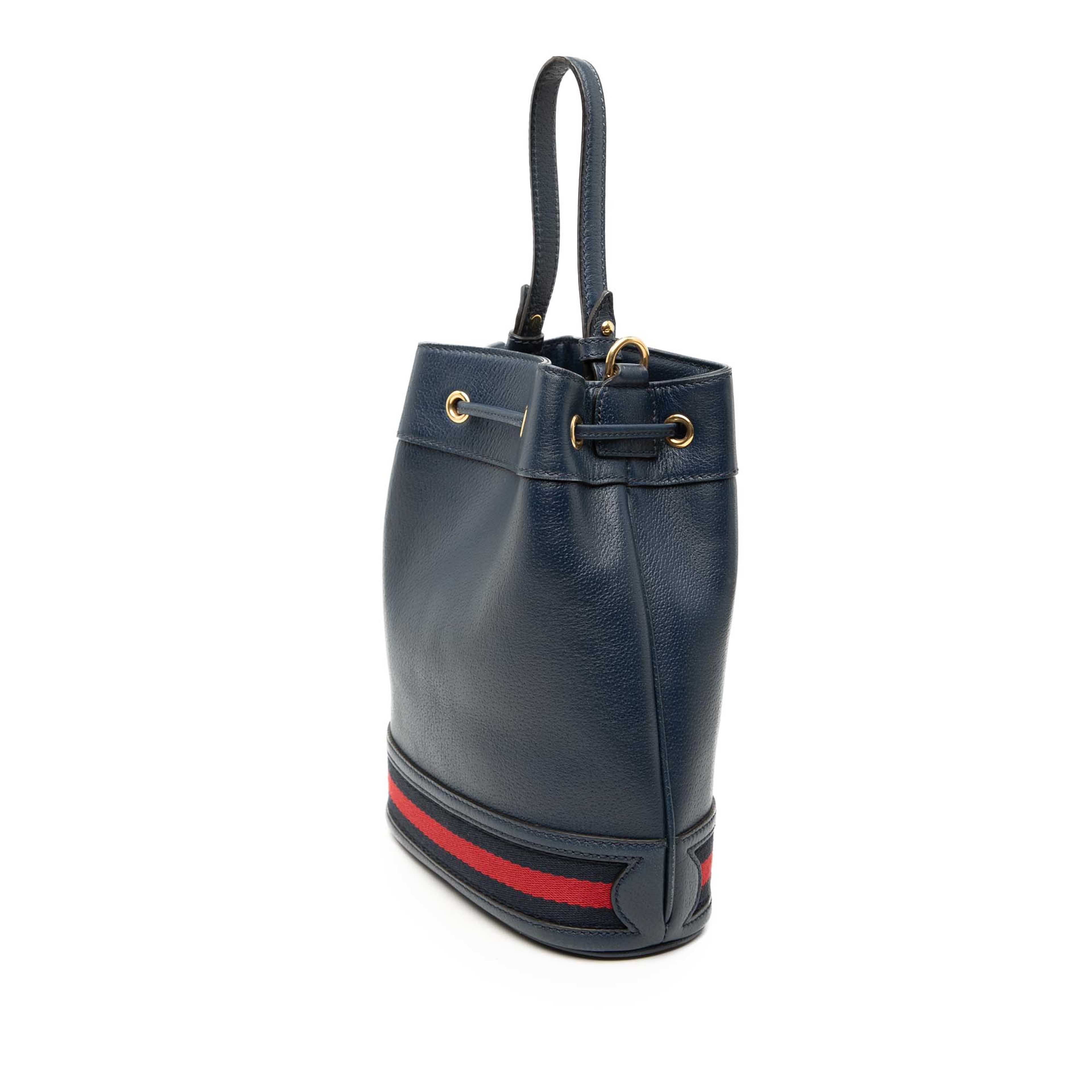 Gucci Gg Web Ophidia Bucket Bag, från Luxclusif, i färgen blå. Klicka för att öppna bilden i stort format