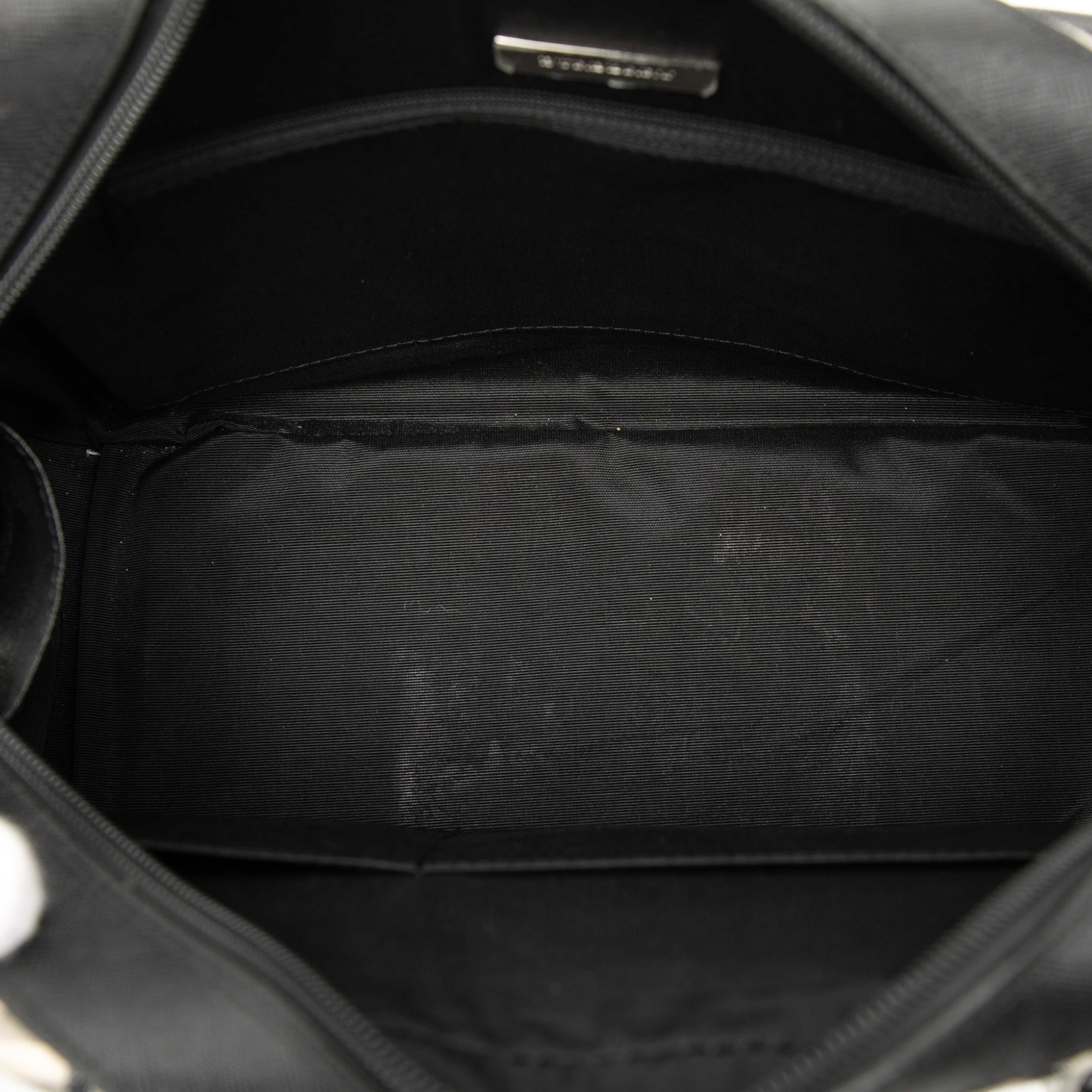 Burberry Nova Check Canvas Handbag, från Luxclusif, i färgen beige. Klicka för att öppna bilden i stort format