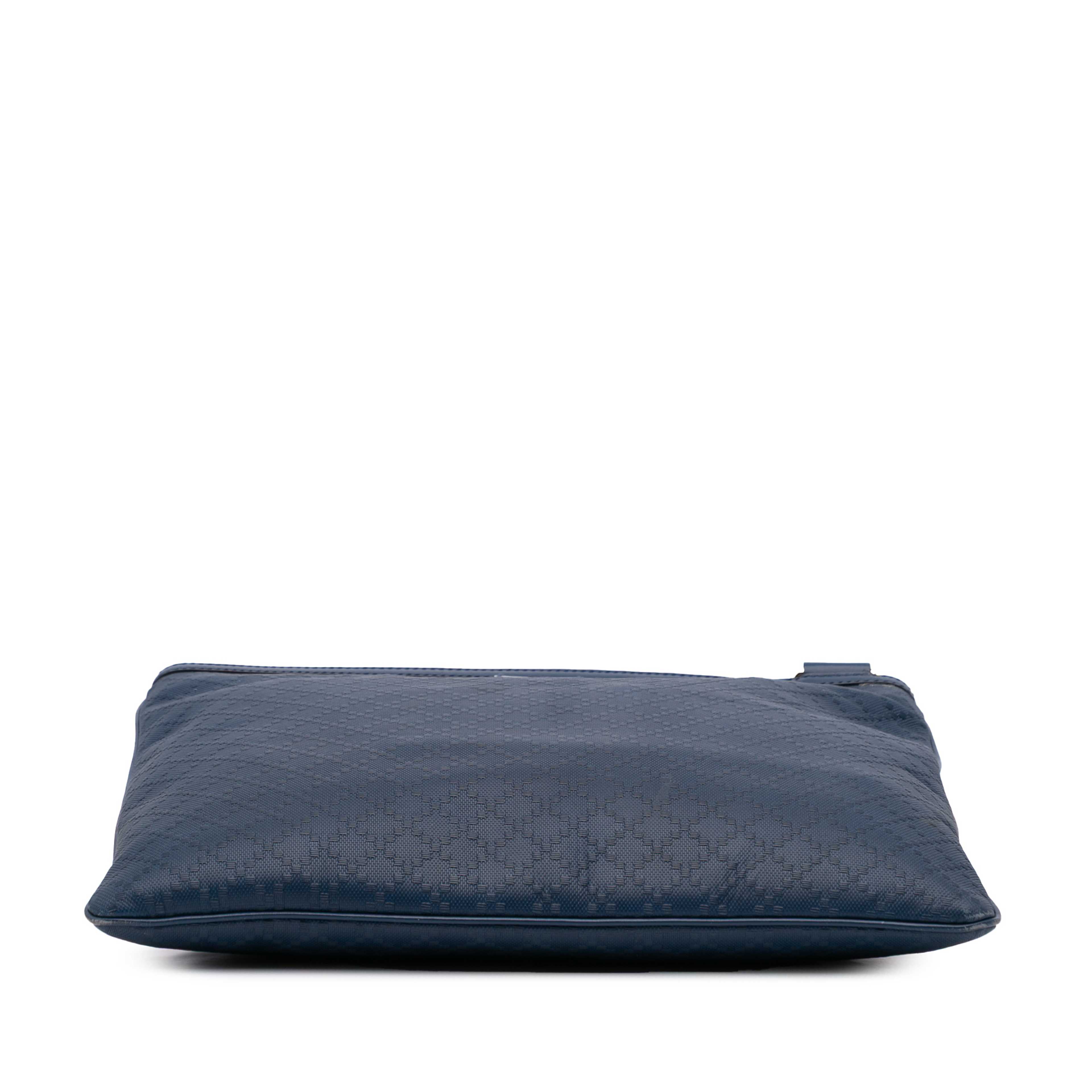 Gucci Leather Diamante Hilary Lux Crossbody, från Luxclusif, i färgen blue.