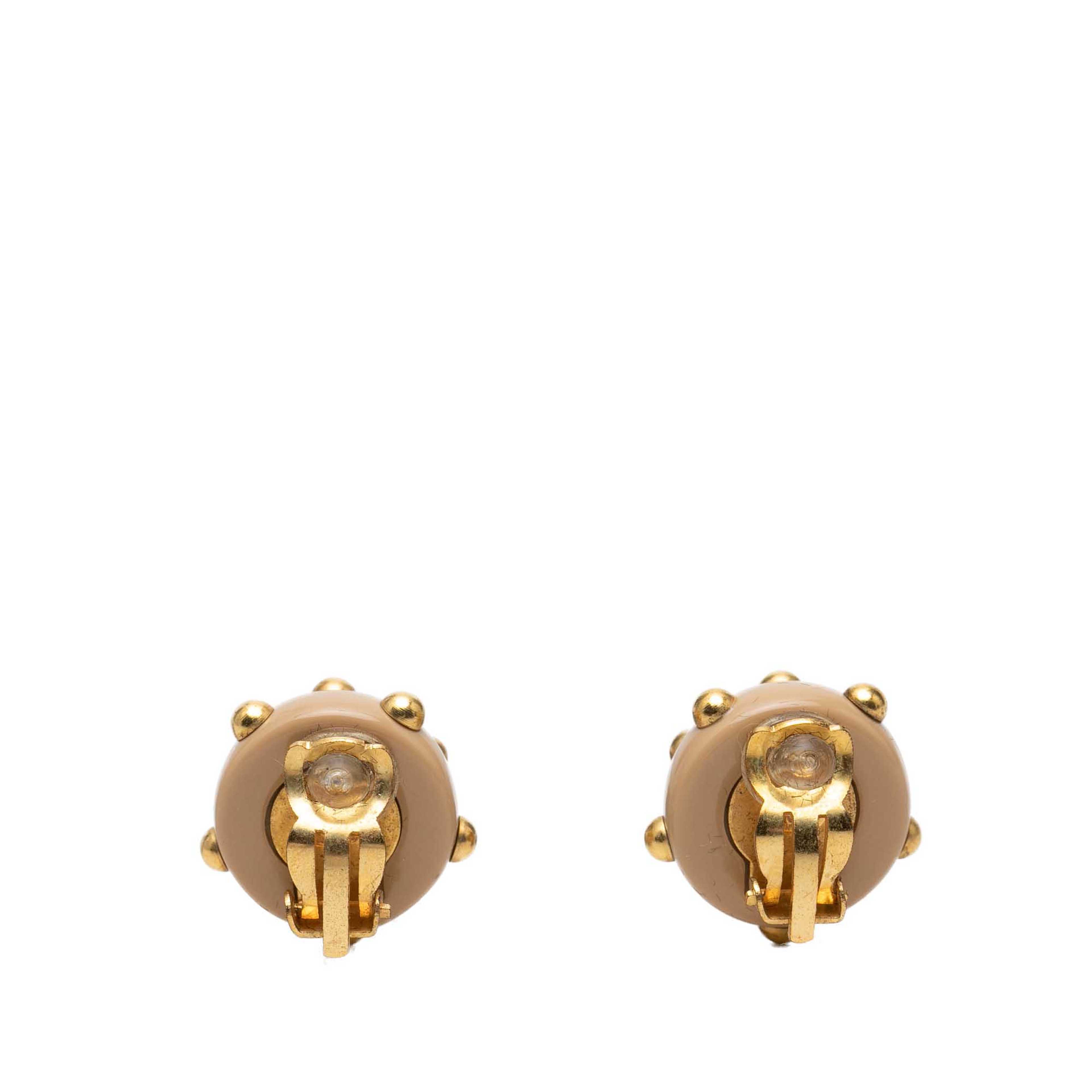 Chanel Resin Strass Rain Drop Clip On Earrings, från Luxclusif, i färgen guld. Klicka för att öppna bilden i stort format