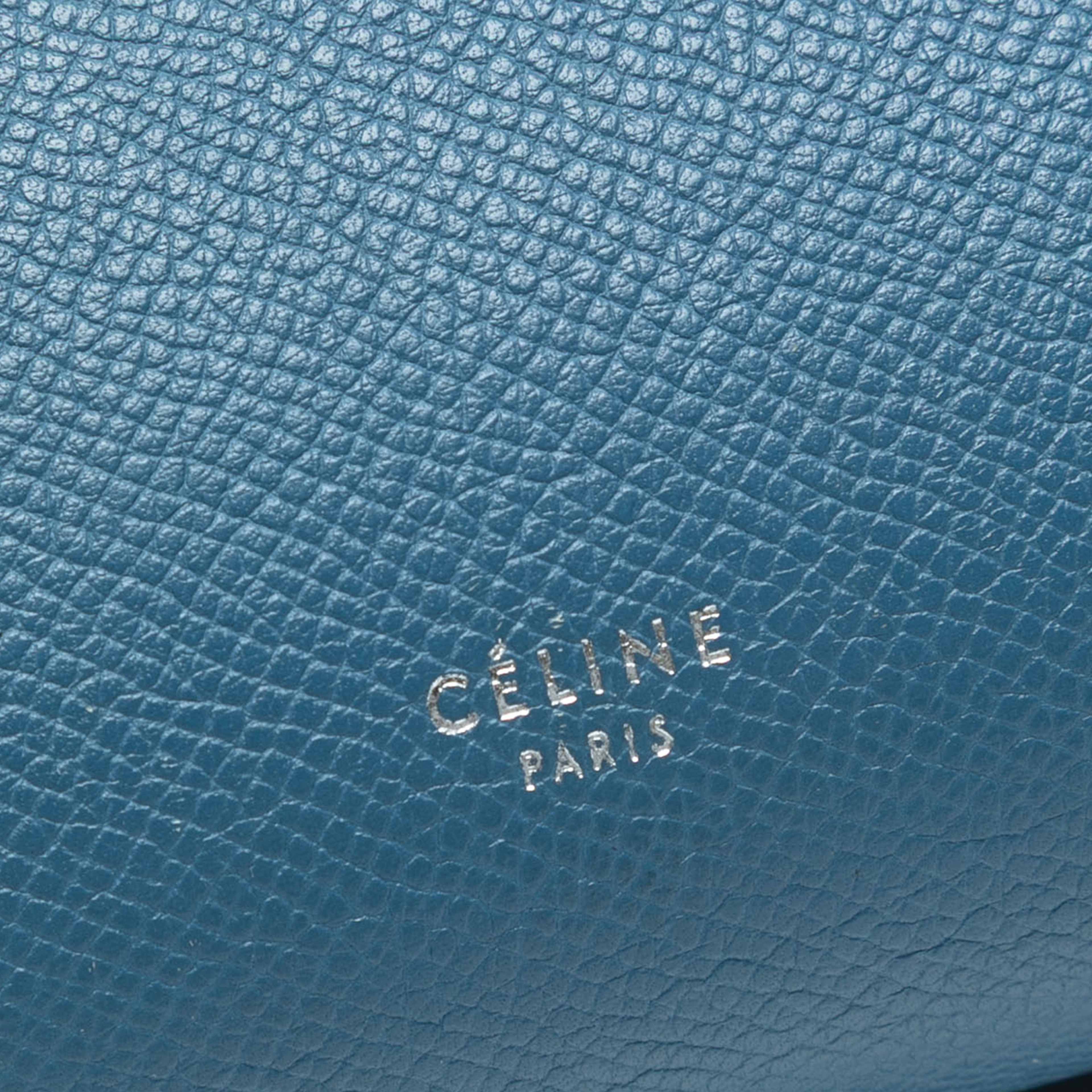 Celine Micro Grained Calfskin Belt Bag, från Luxclusif, i färgen blue. Klicka för att öppna bilden i stort format