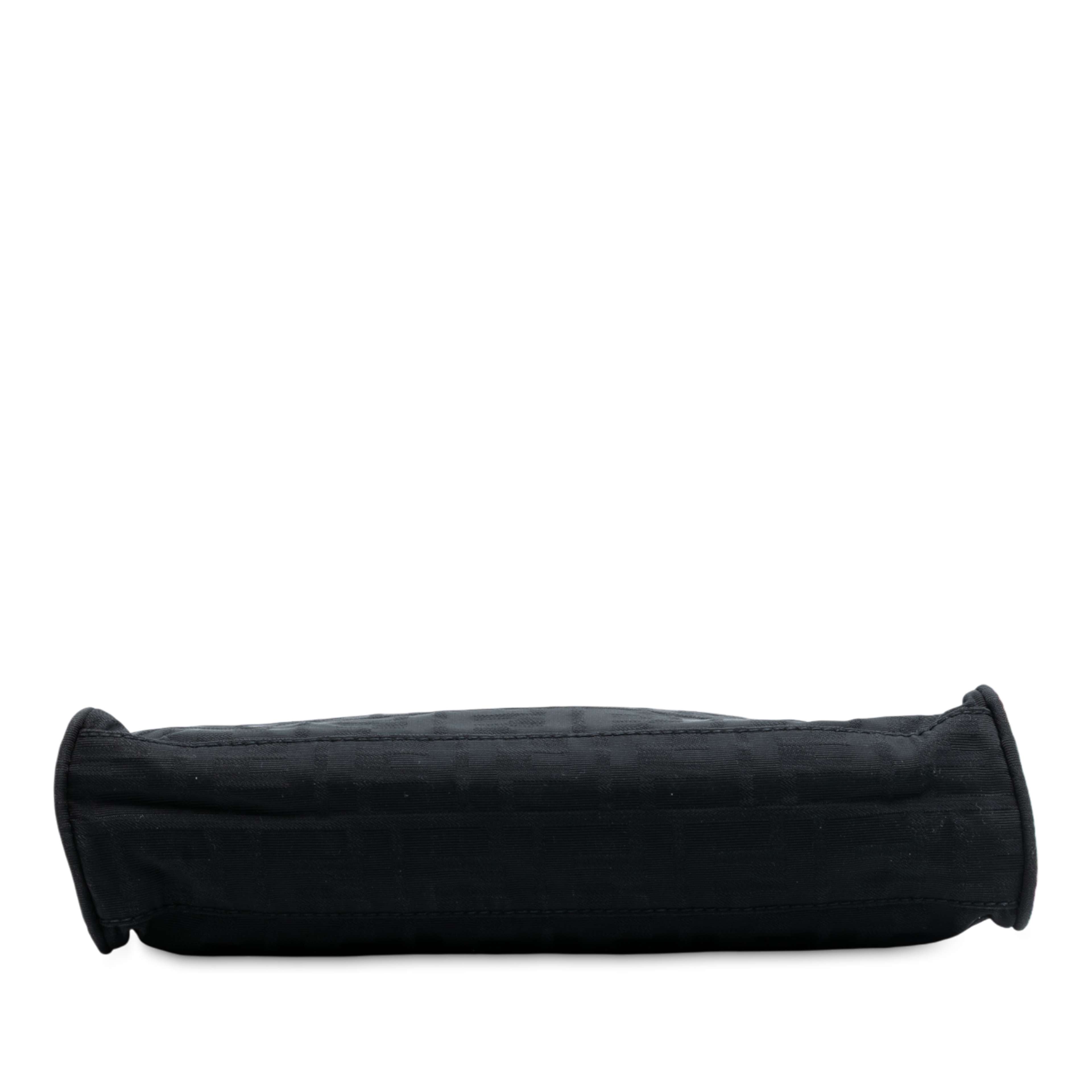 Fendi Zucca Canvas Tote, från Luxclusif, i färgen svart. Klicka för att öppna bilden i stort format