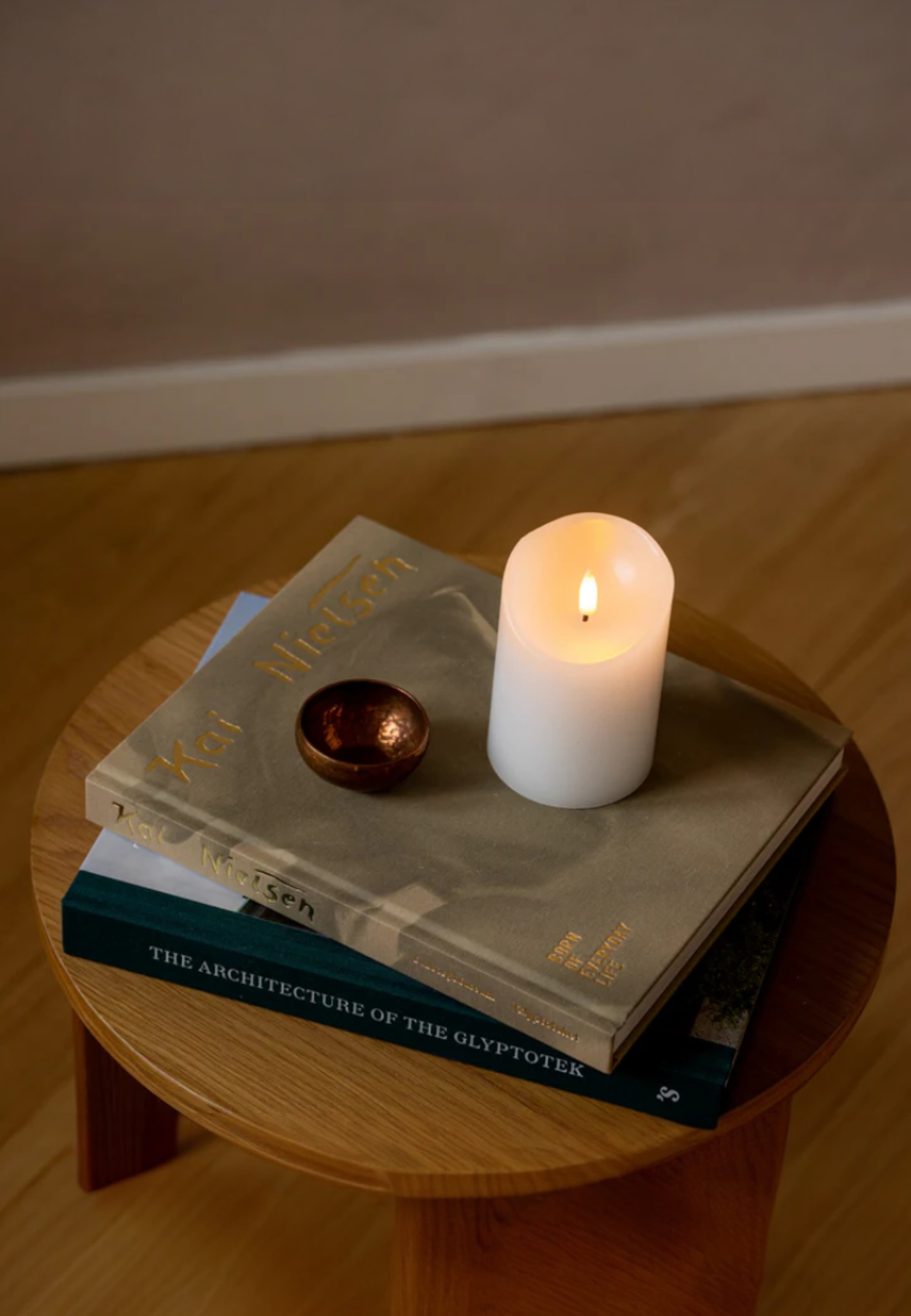 Maya Led-blockljus Ø 7,5 1st, från Led Nordic, i färgen vit. Klicka för att öppna bilden i stort format