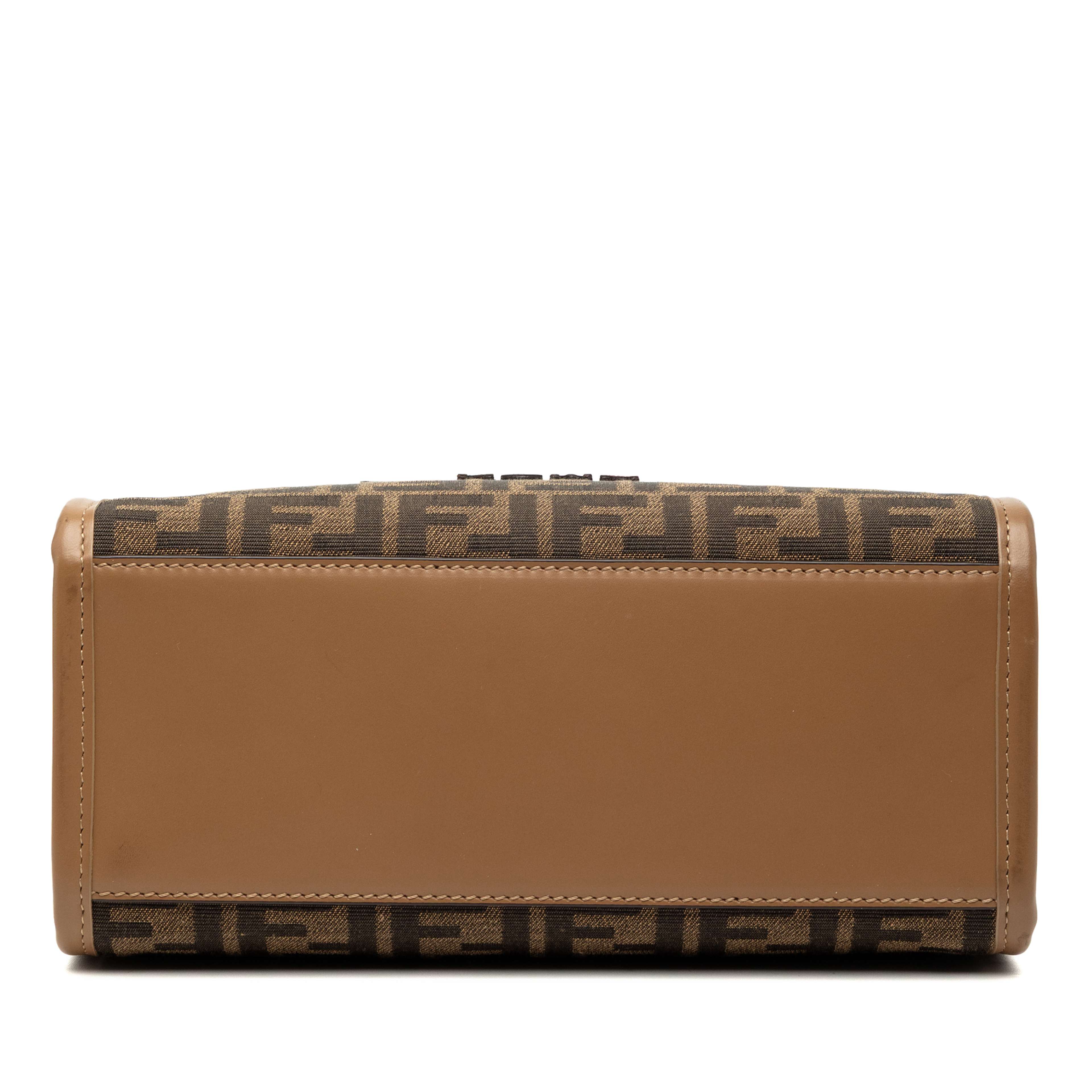 Fendi Small Zucca Canvas Sunshine Shopper Tote, från Luxclusif, i färgen brown. Klicka för att öppna bilden i stort format