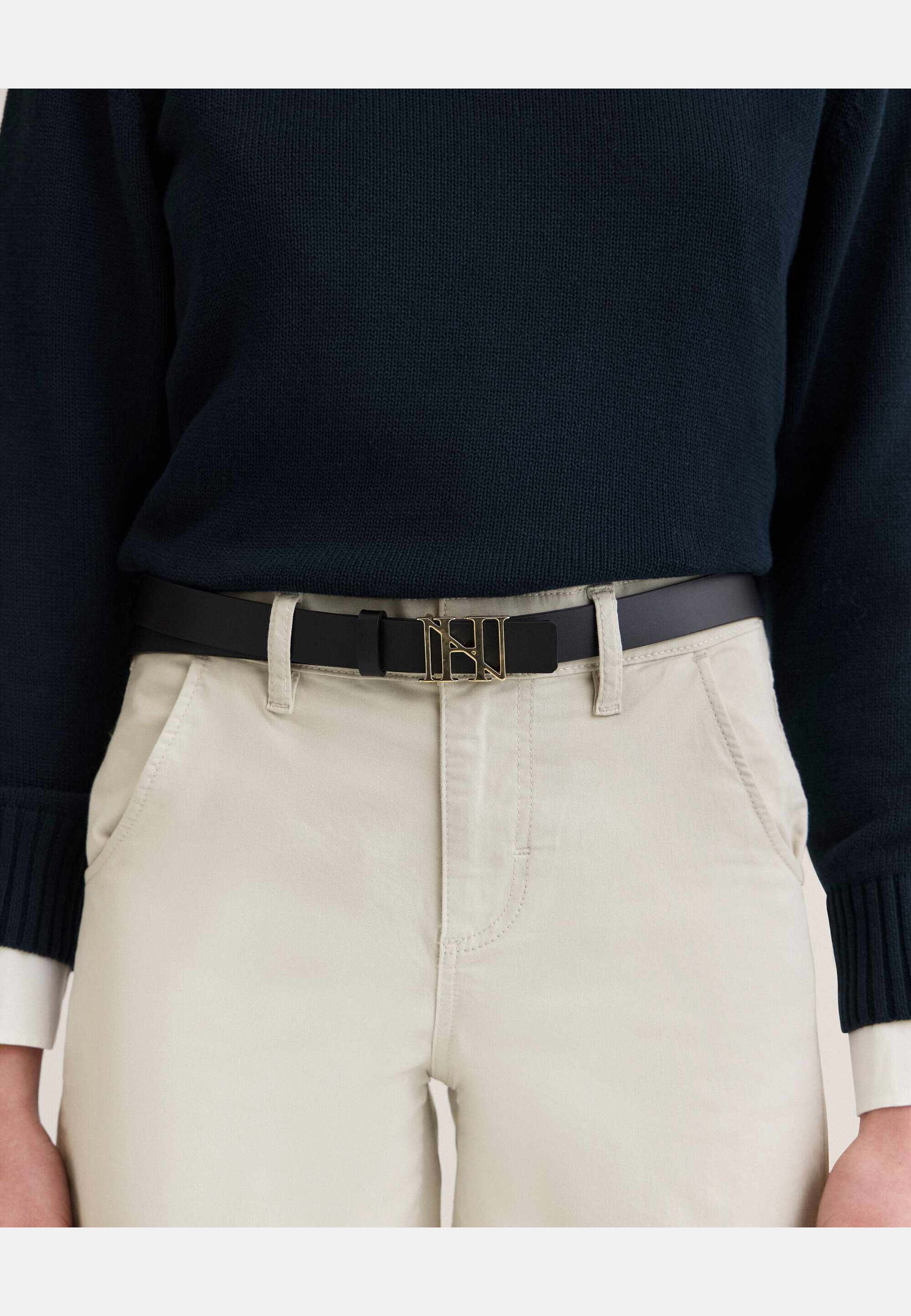 Veneto Logo Belt, från Newhouse, i färgen svart. Klicka för att öppna bilden i stort format