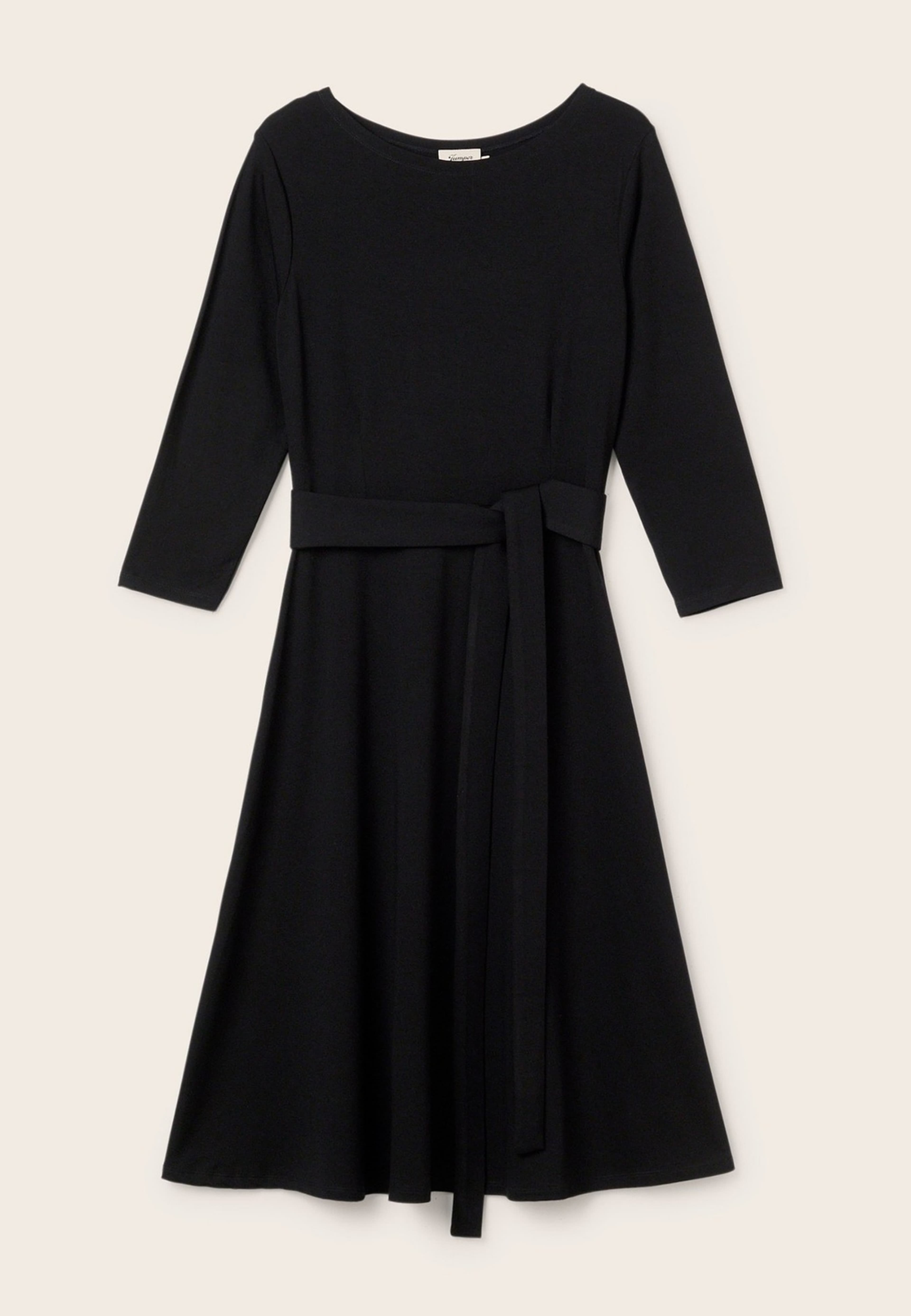 Candice Dress, från Jumperfabriken, i färgen black. Klicka för att öppna bilden i stort format