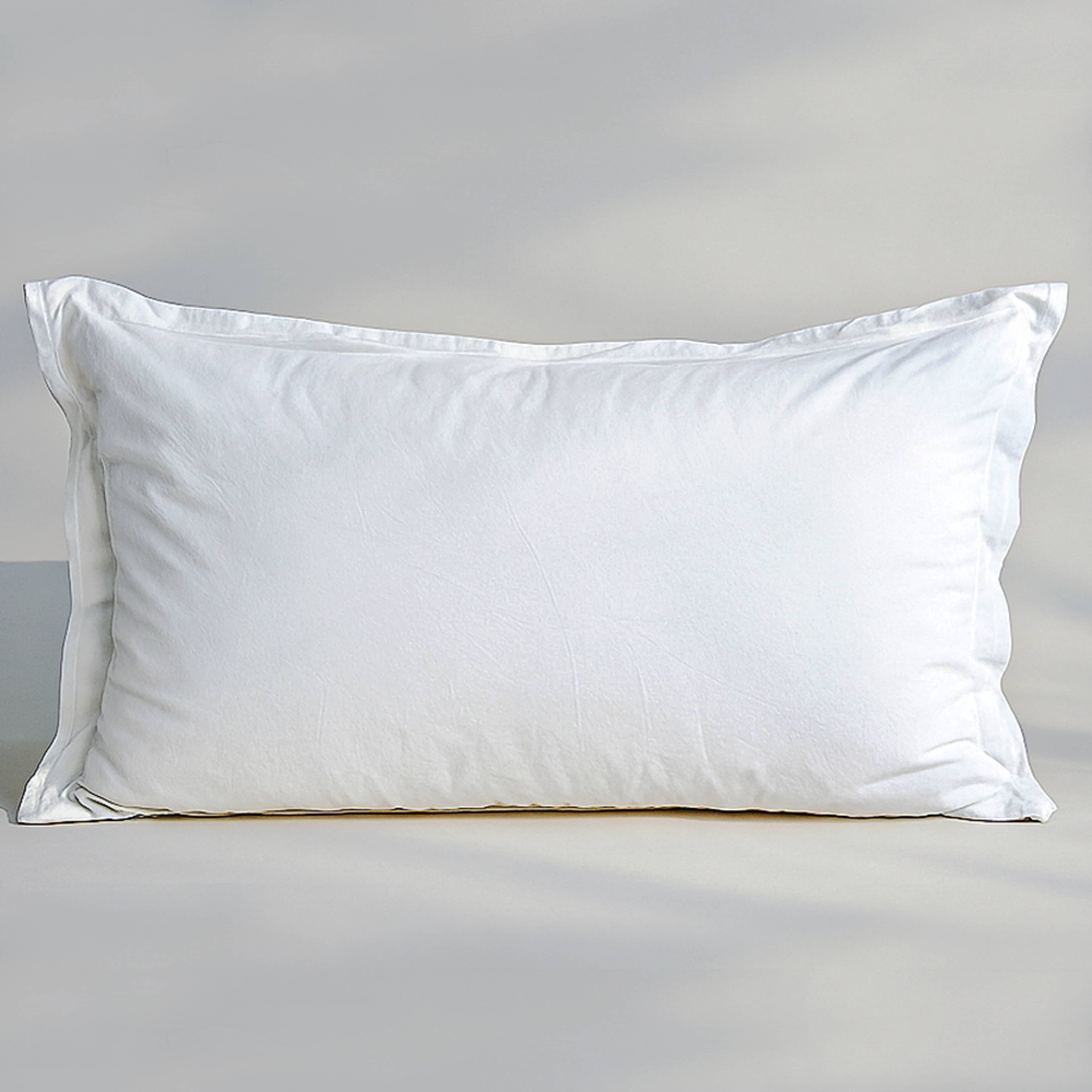 Ralph - Örngott 50x90, från Home of ESS, i färgen white. Klicka för att öppna bilden i stort format