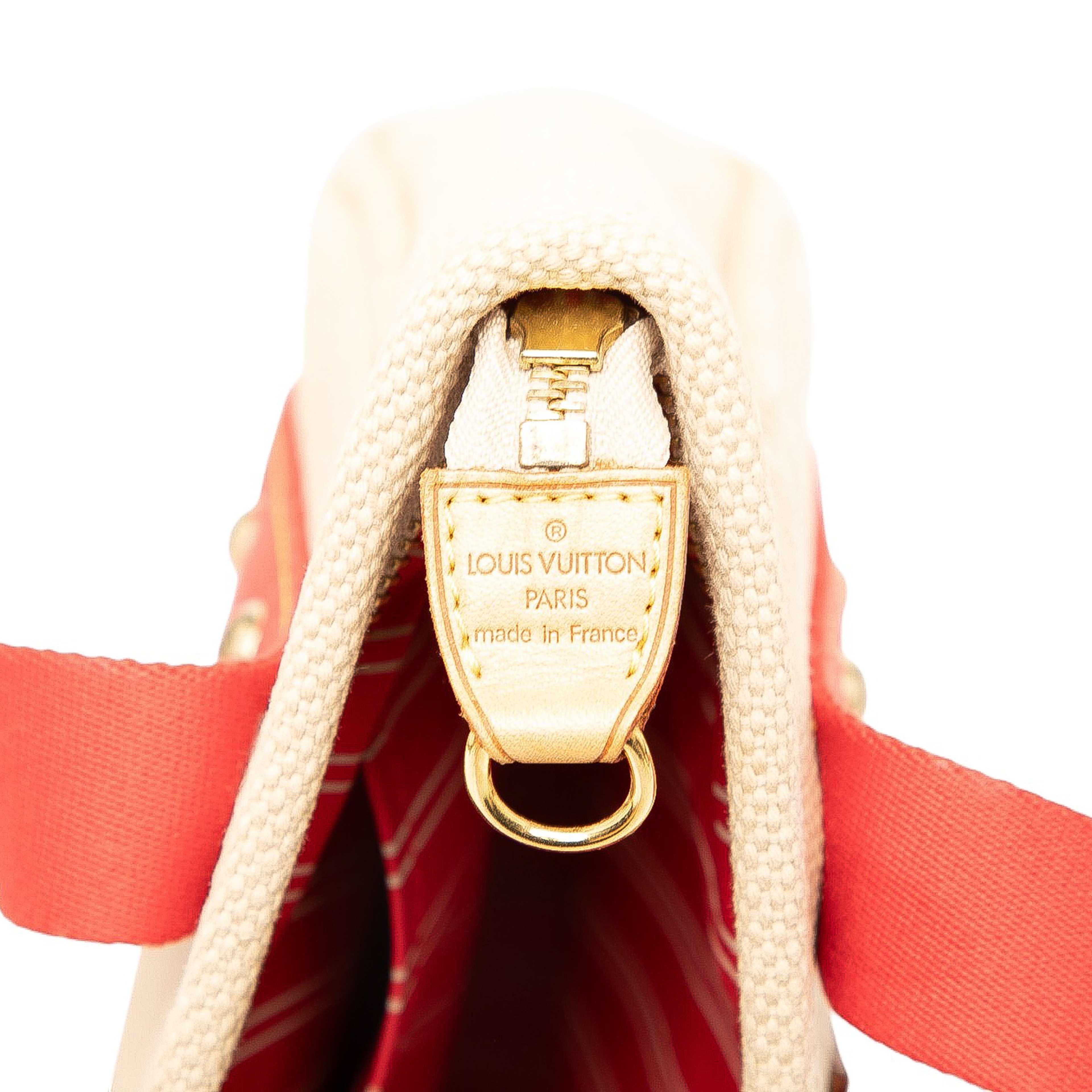 Louis Vuitton Antigua Cabas Pm, från Luxclusif, i färgen beige. Klicka för att öppna bilden i stort format