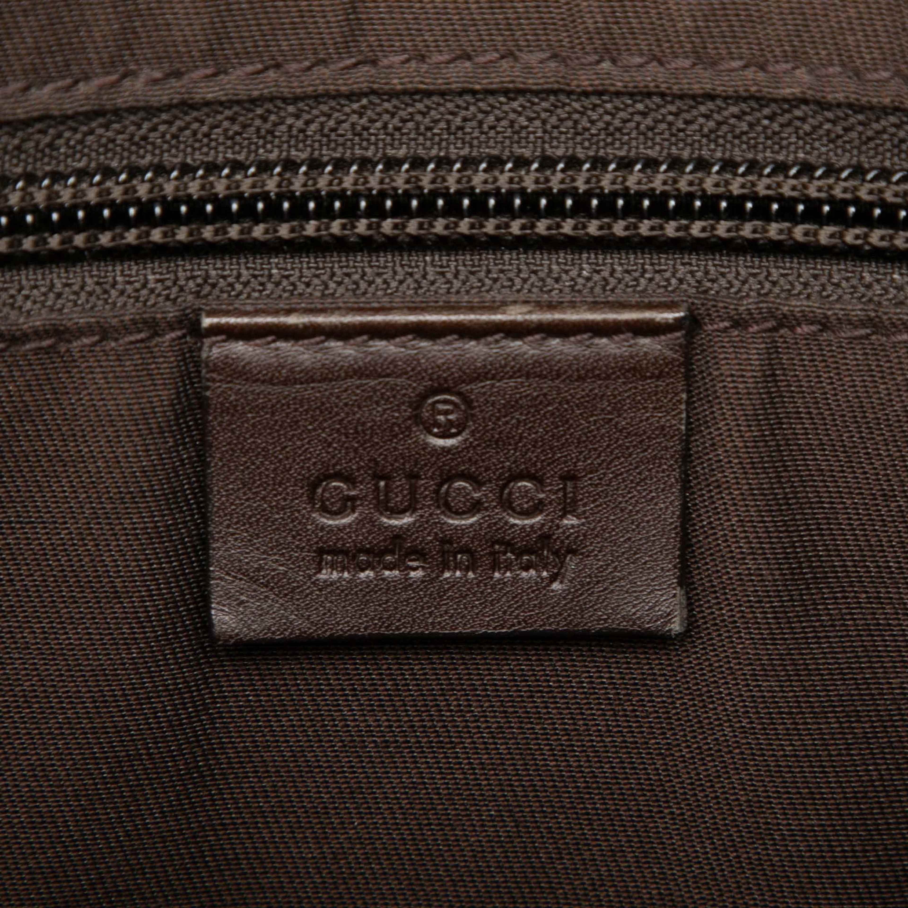 Gucci Gg Canvas Crossbody, från Luxclusif, i färgen beige. Klicka för att öppna bilden i stort format