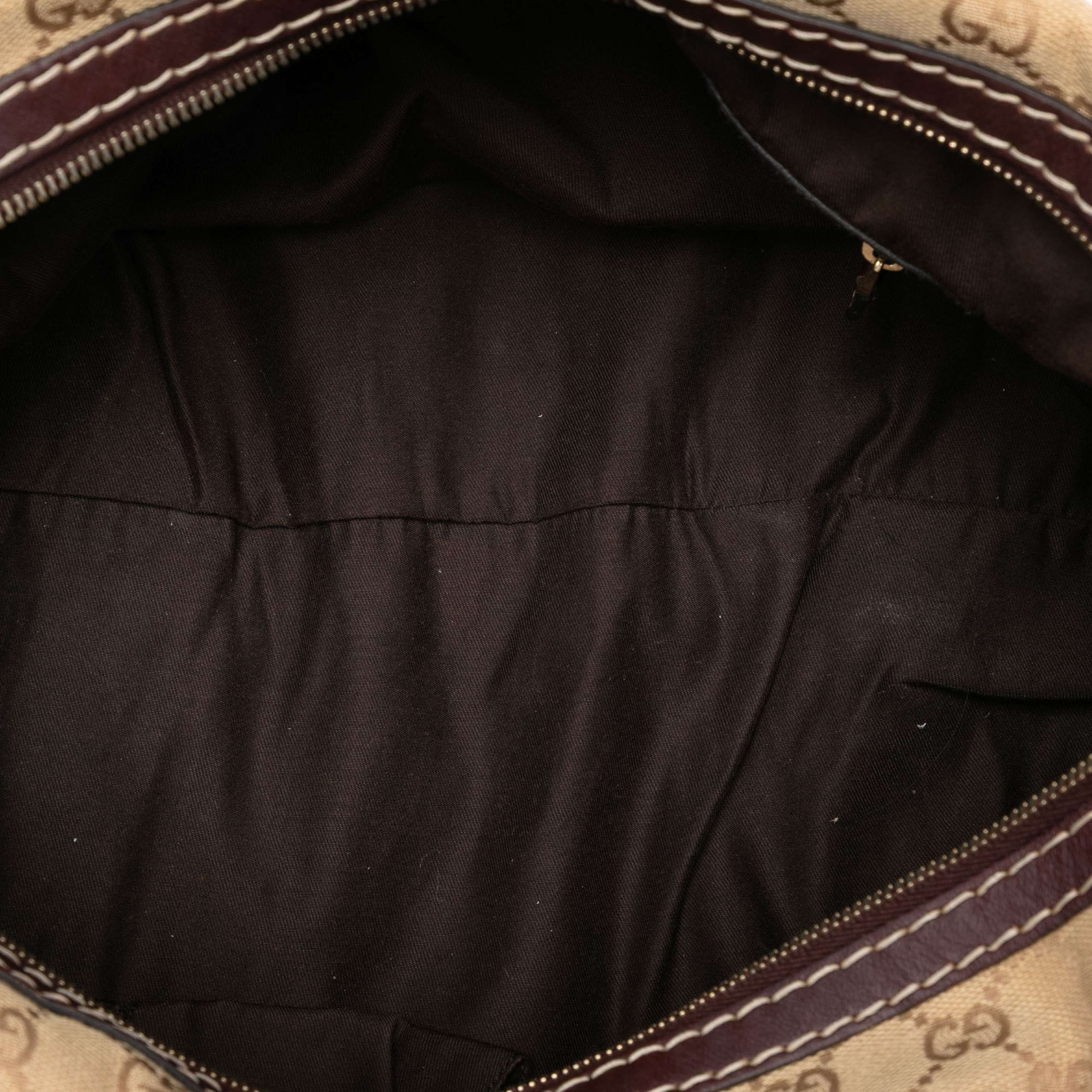 Gucci Gg Canvas Horsebit Nail Boston Bag, från Luxclusif, i färgen beige. Klicka för att öppna bilden i stort format
