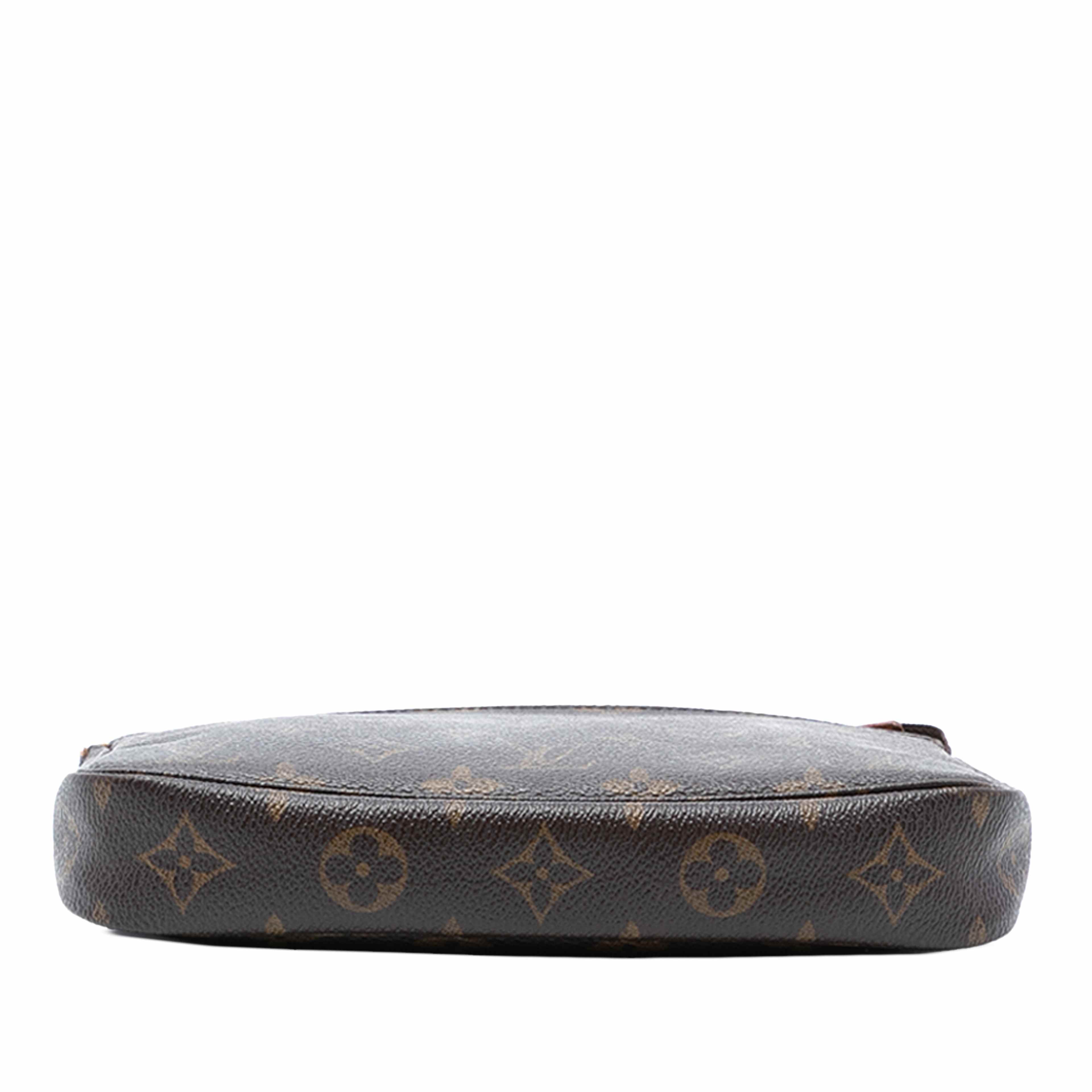 Louis Vuitton Monogram Pochette Accessoires, från Luxclusif, i färgen brown. Klicka för att öppna bilden i stort format