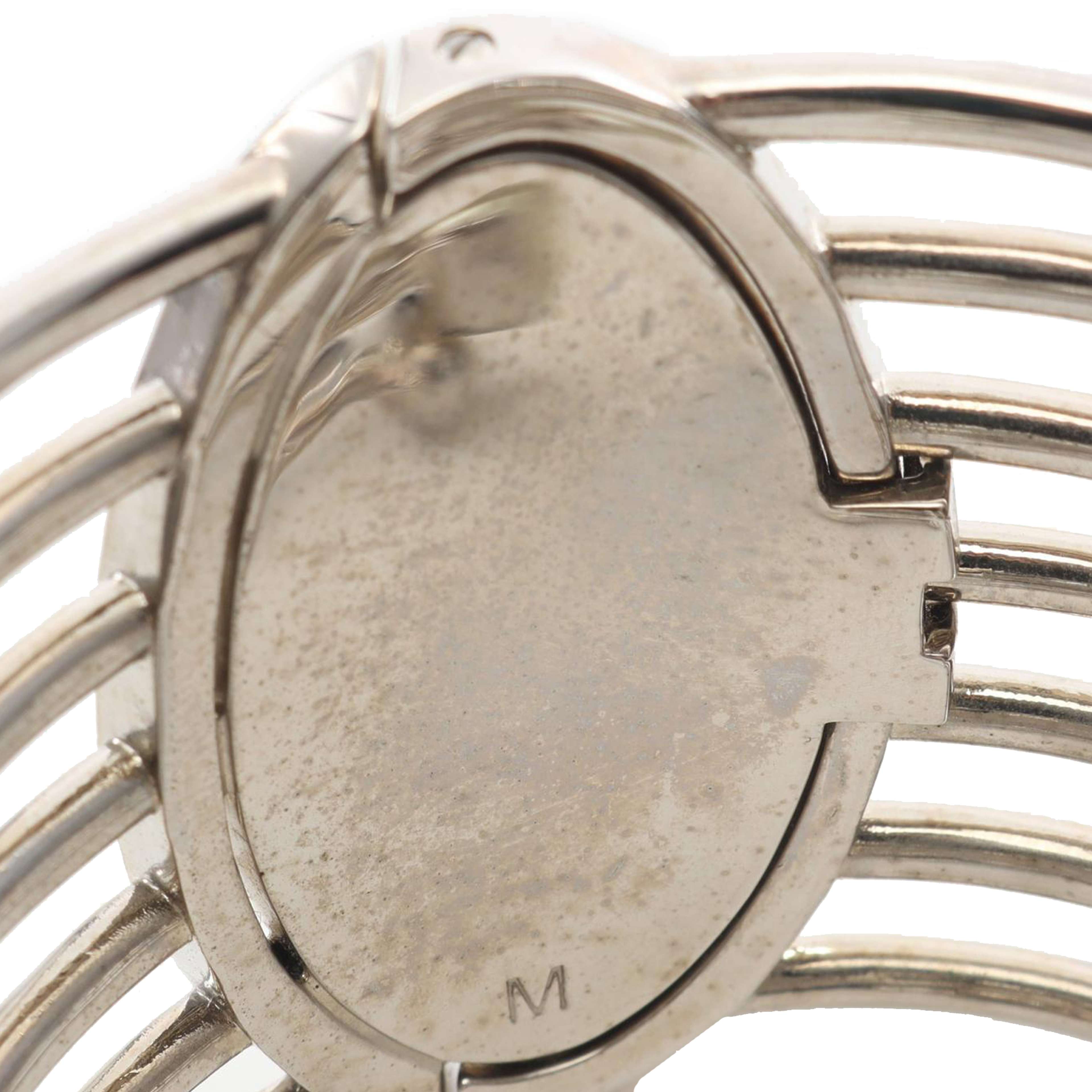 Dior Palladium Plated Faux Pearl Diorific Bangle Bracelet, från Luxclusif, i färgen silver. Klicka för att öppna bilden i stort format