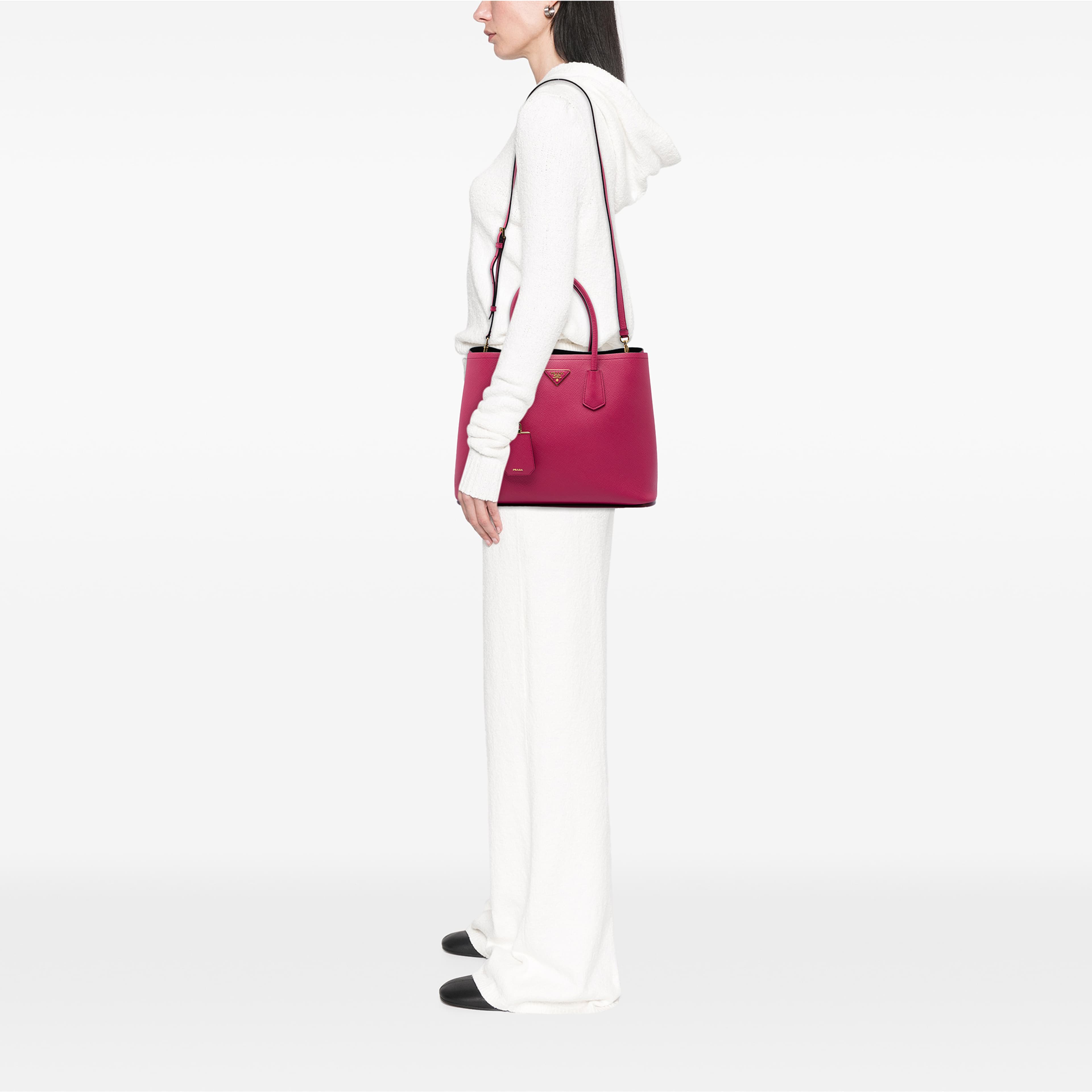 Prada Medium Saffiano Cuir Double Satchel, från Luxclusif, i färgen rosa. Klicka för att öppna bilden i stort format