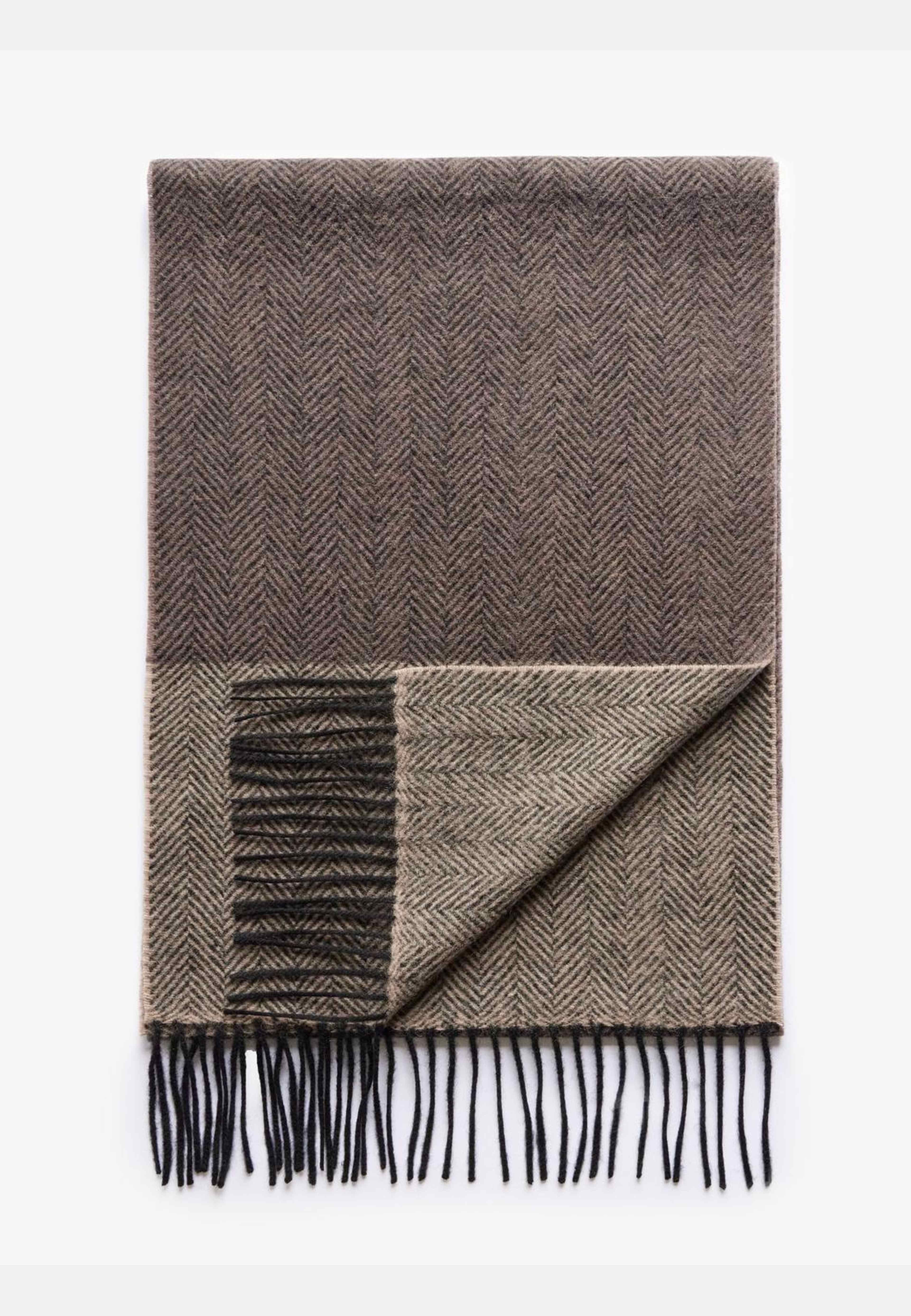 Winter Scarf, från John Henric, i färgen brown. Klicka för att öppna bilden i stort format