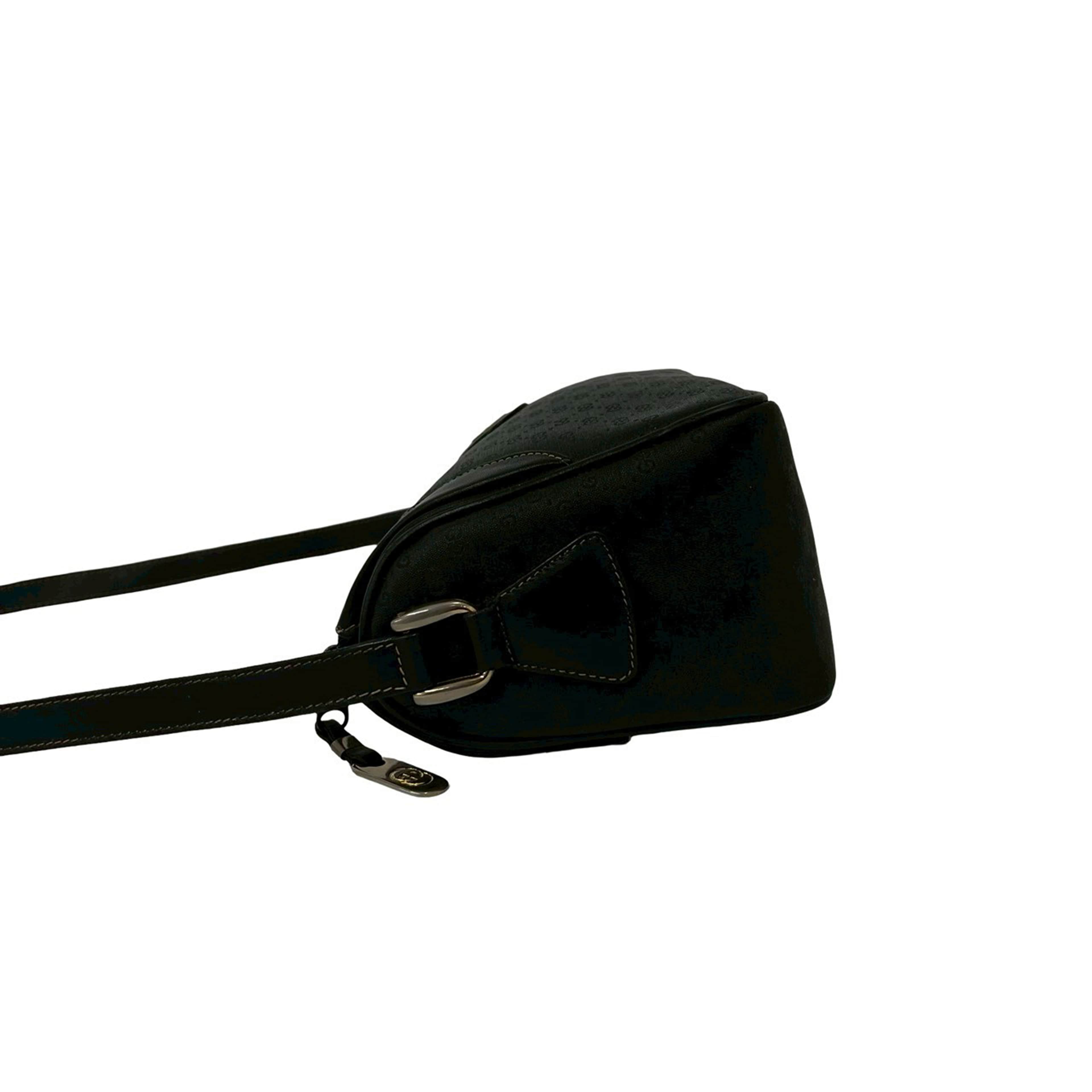 Gucci Micro Gg Supreme Crossbody, från Luxclusif, i färgen black. Klicka för att öppna bilden i stort format