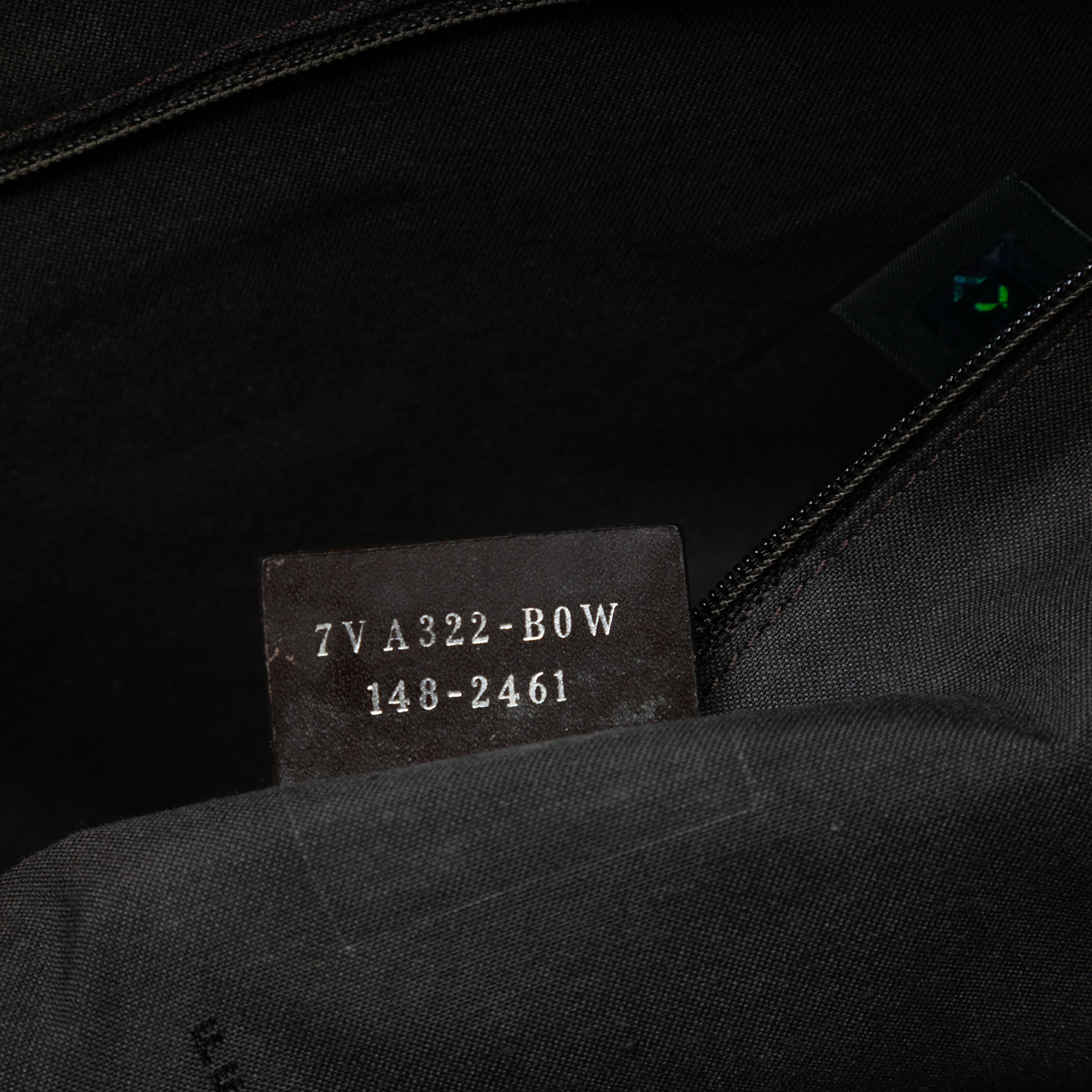 Fendi Zucca Coated Canvas Business Bag, från Luxclusif, i färgen brun. Klicka för att öppna bilden i stort format