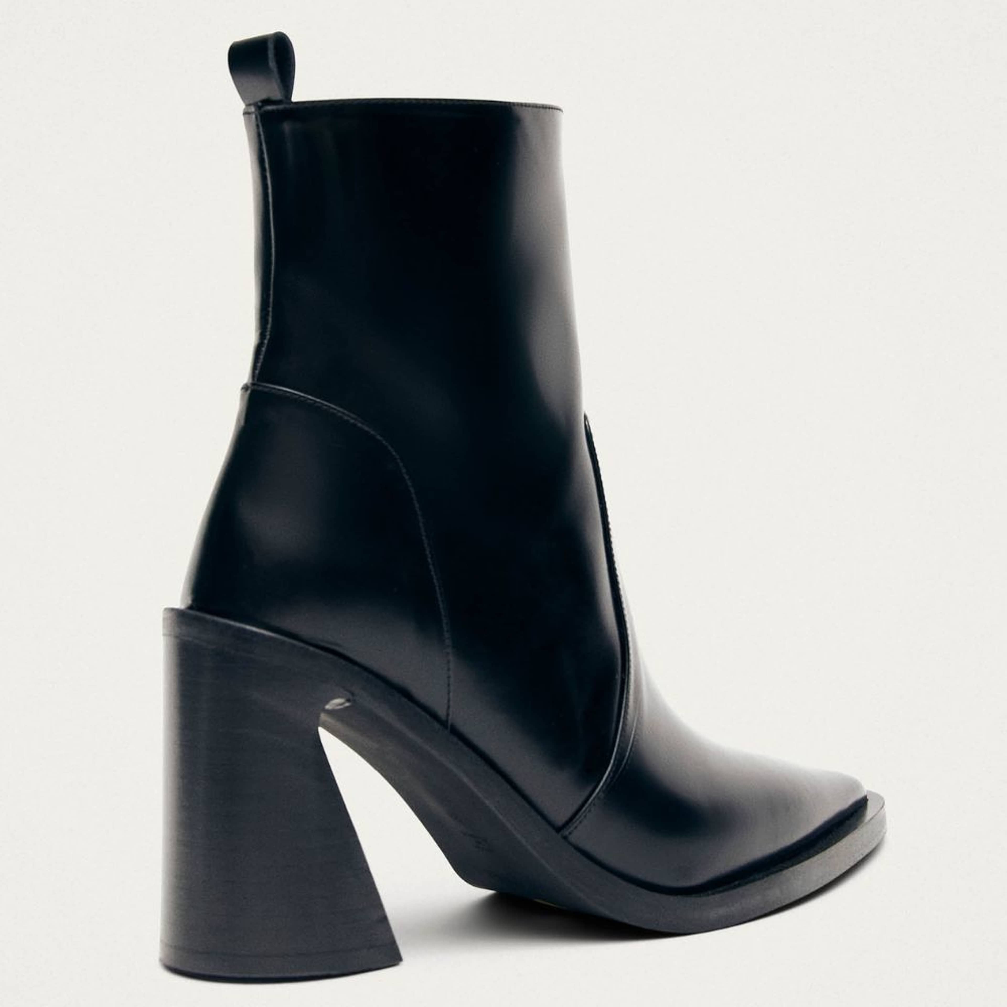 Haylo Black Leather Ankle Boots