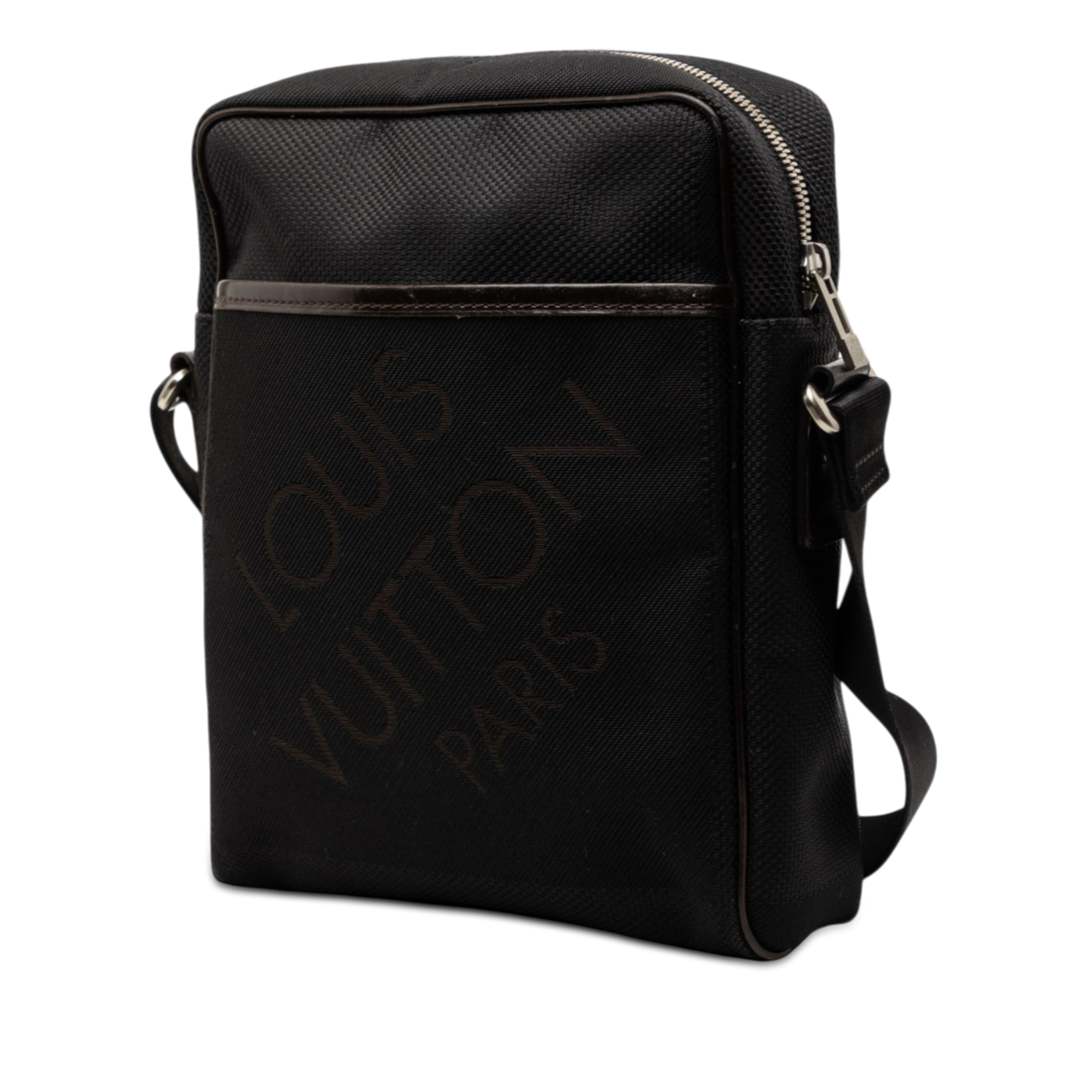 Louis Vuitton Damier Geant Citadin, från Luxclusif, i färgen black. Klicka för att öppna bilden i stort format