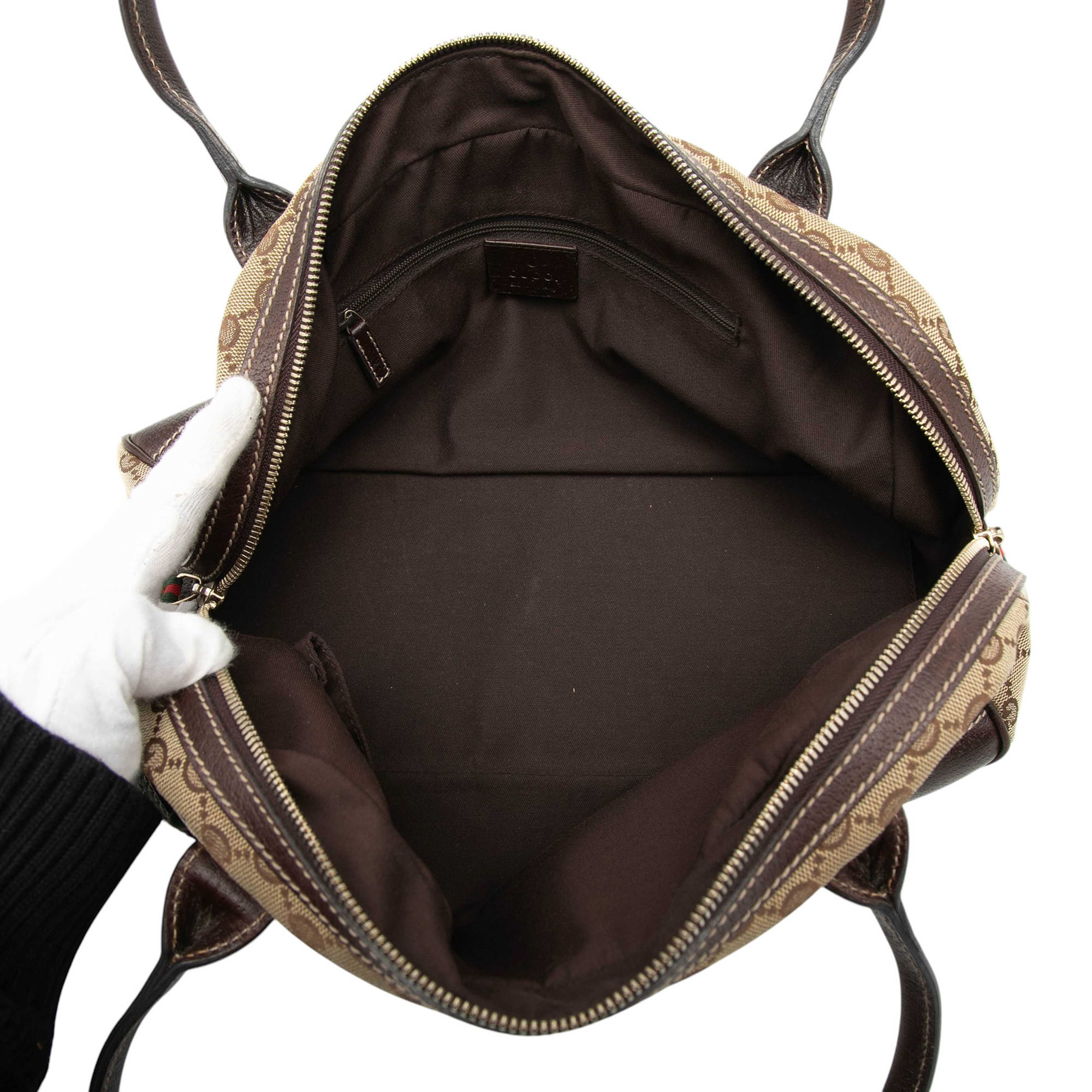 Gucci Gg Canvas Princy Shoulder Bag, från Luxclusif, i färgen beige. Klicka för att öppna bilden i stort format