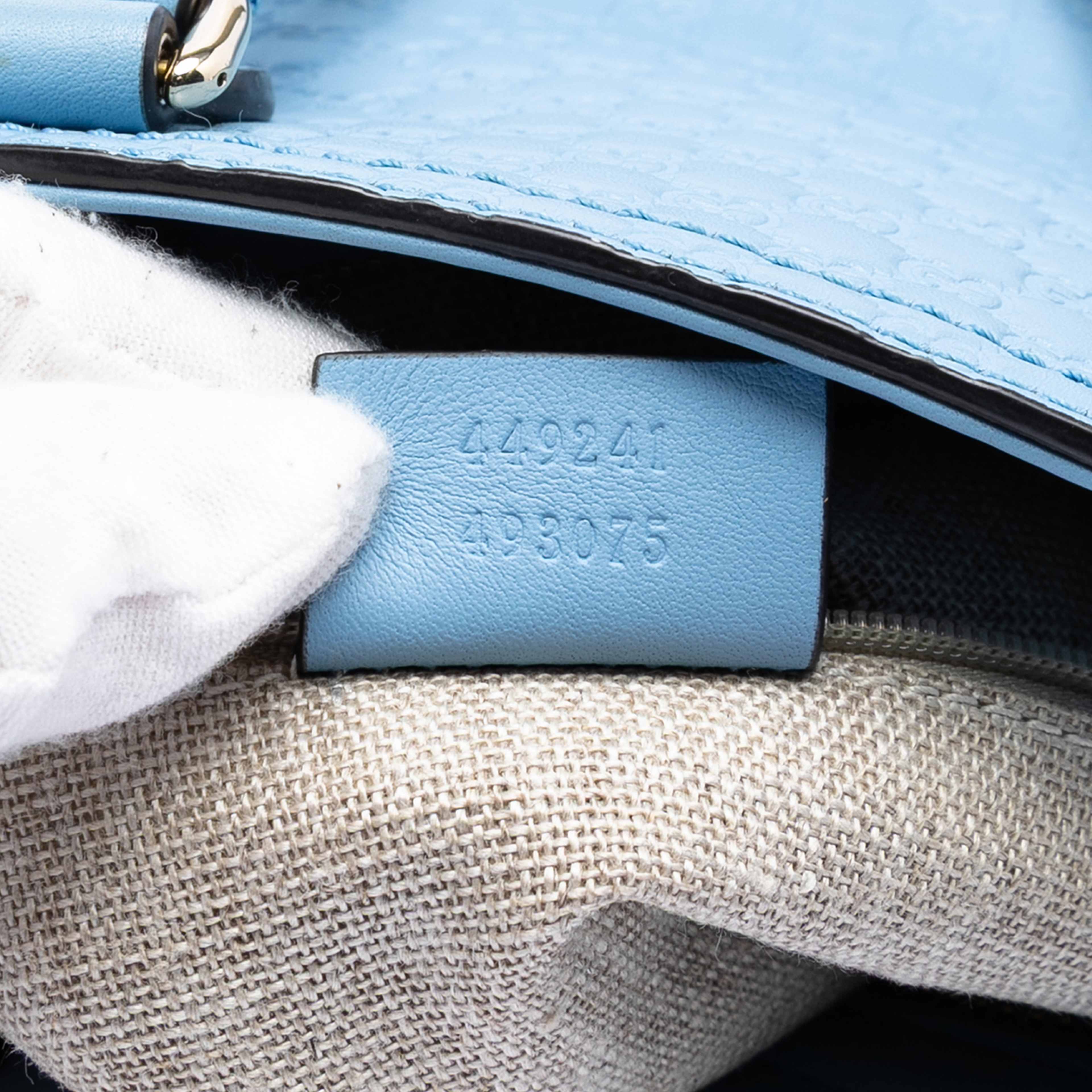 Gucci Small Microguccissima Bree Satchel, från Luxclusif, i färgen blå. Klicka för att öppna bilden i stort format