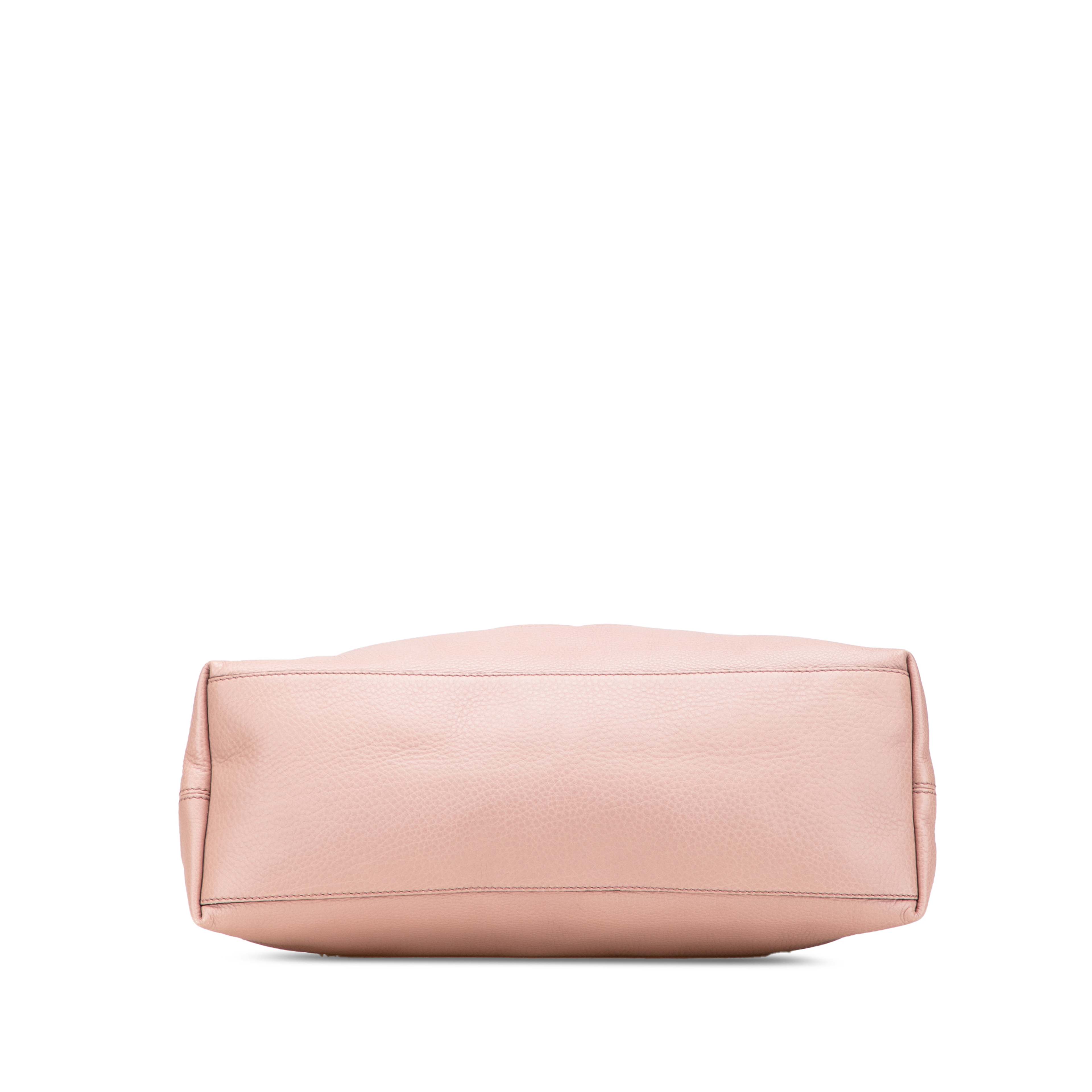 Gucci Medium Leather Soho Chain Tote, från Luxclusif, i färgen pink. Klicka för att öppna bilden i stort format