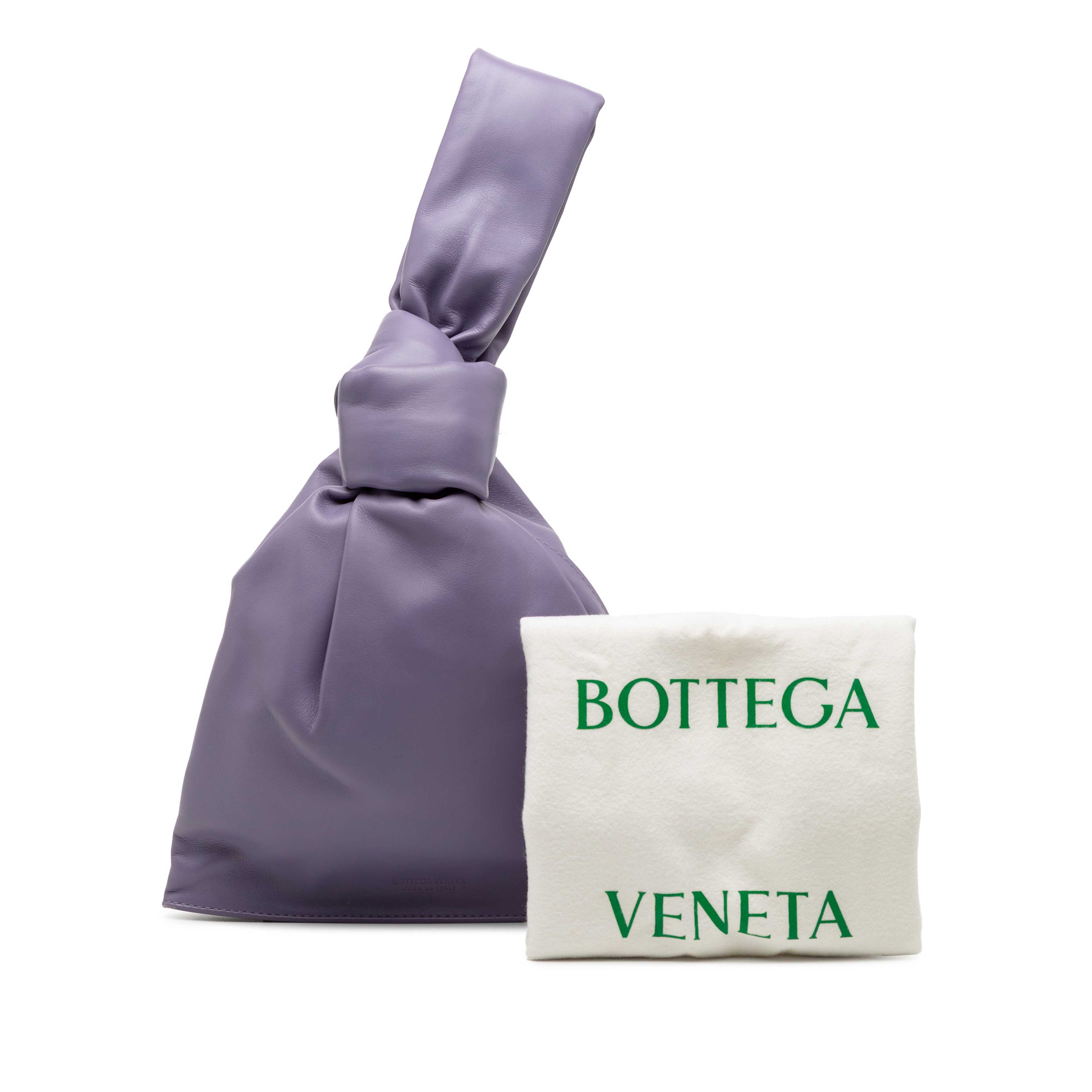 Bottega Veneta Mini Calfskin Bv Twist Bag, från Luxclusif, i färgen purpur. Klicka för att öppna bilden i stort format