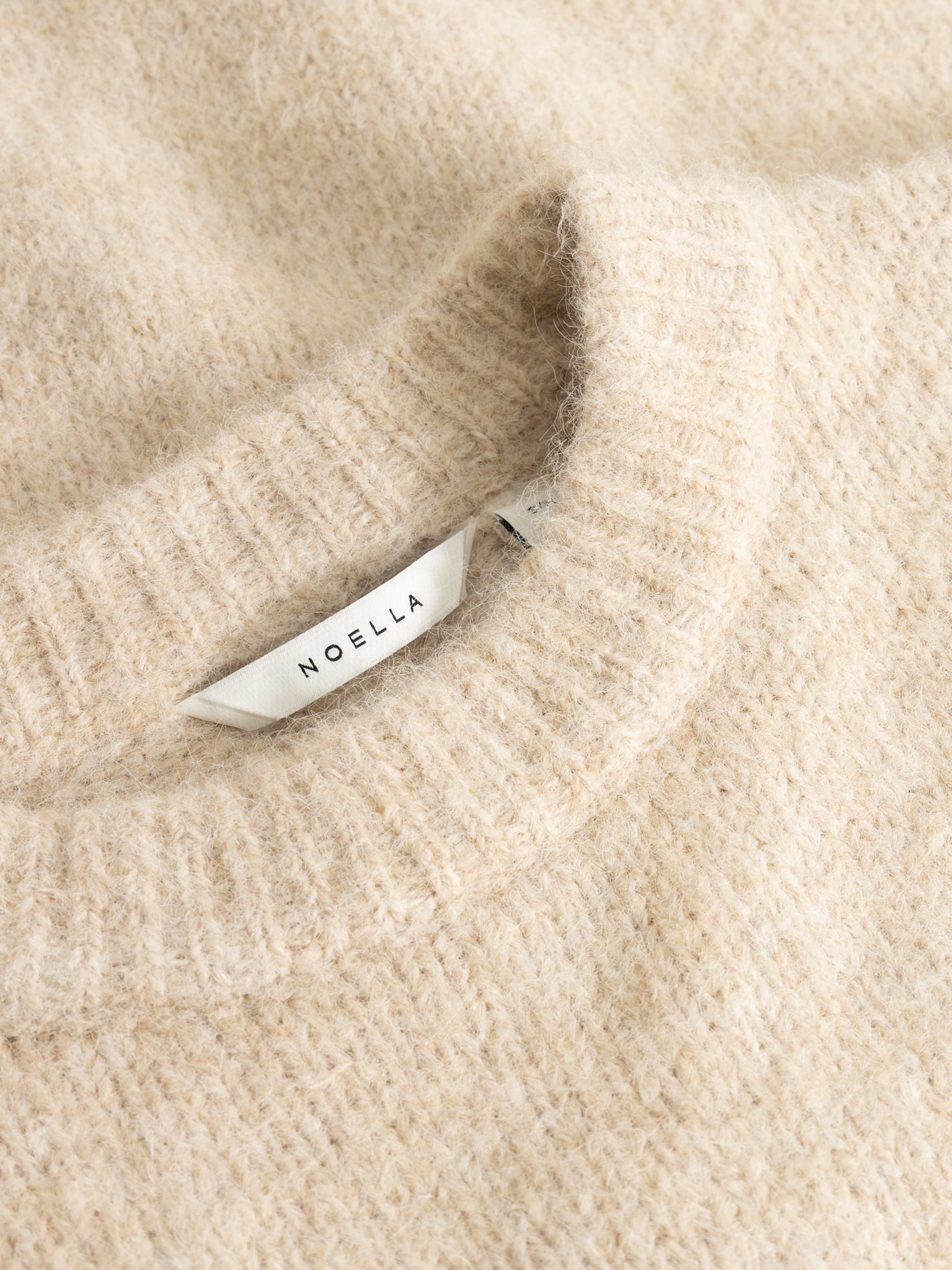 N-mavi Knit - Beige, från Noella, i färgen beige. Klicka för att öppna bilden i stort format