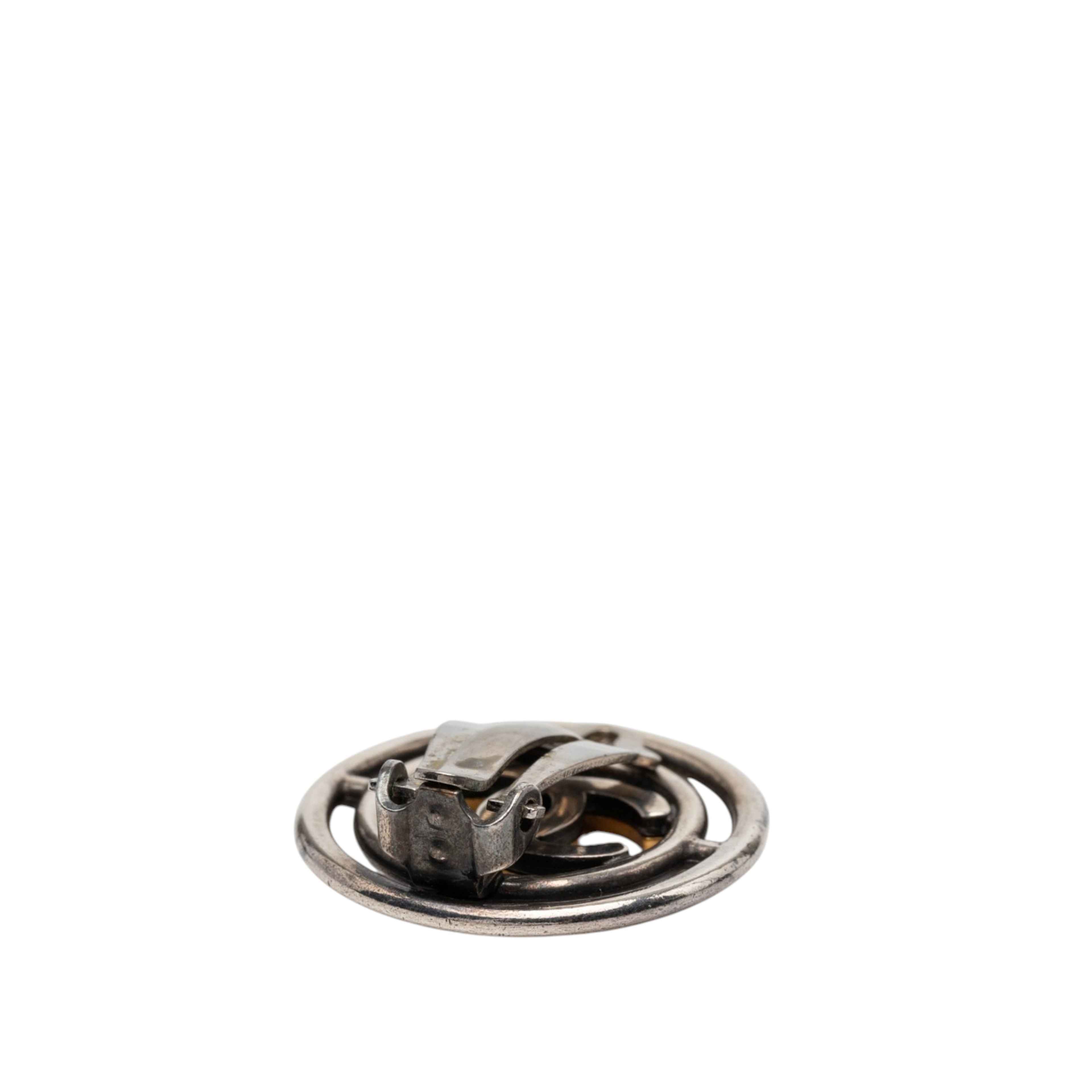 Chanel Cc Brass Round Wheel Clip On Earrings, från Luxclusif, i färgen silver. Klicka för att öppna bilden i stort format